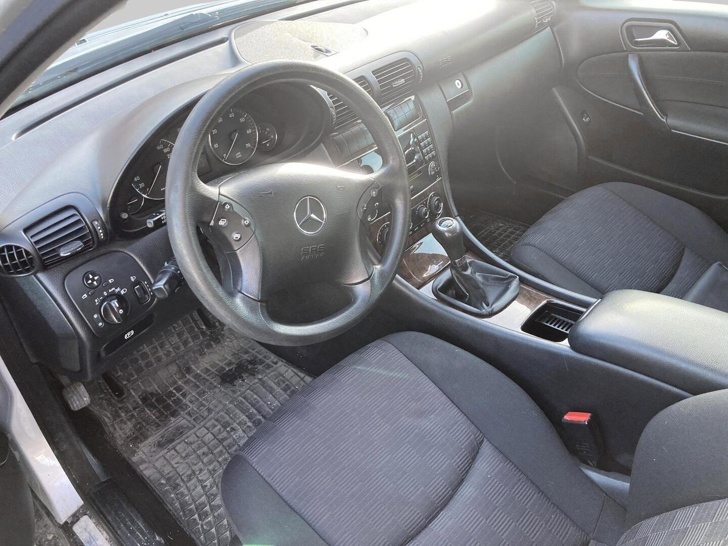 MERCEDES-BENZ C 2005