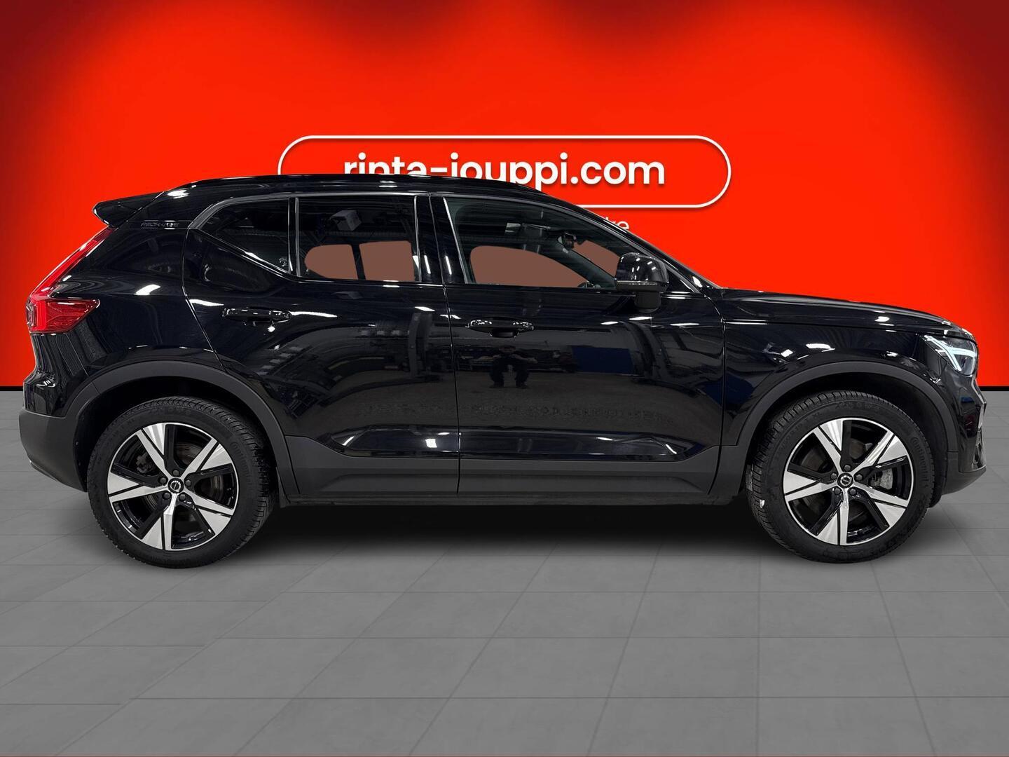 VOLVO XC40 2023