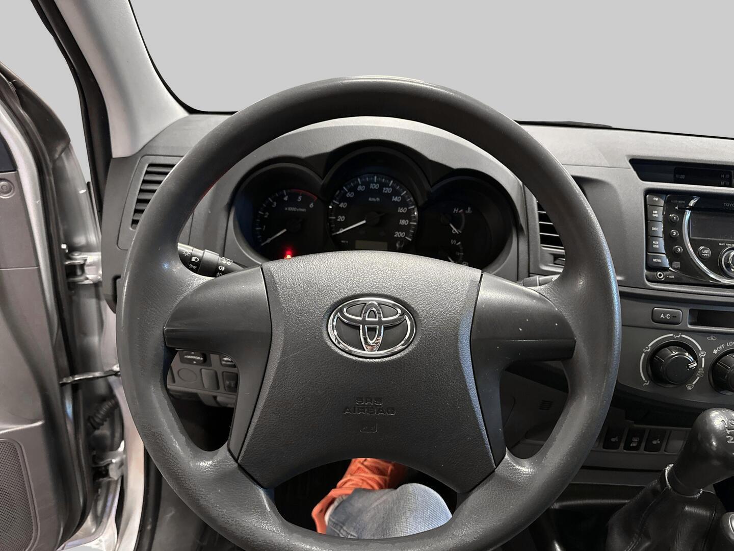 TOYOTA Hilux 2012