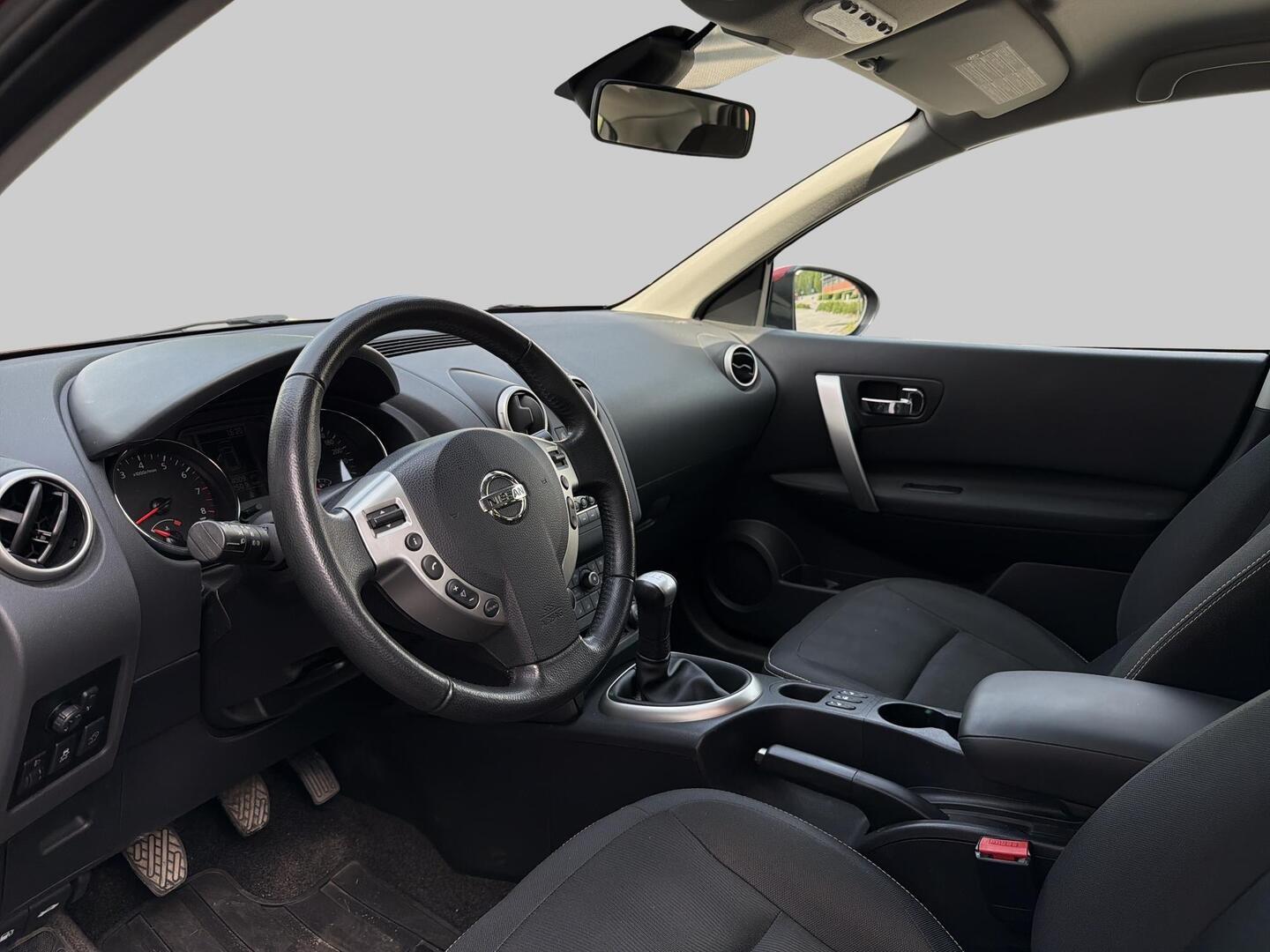 NISSAN Qashqai 2012