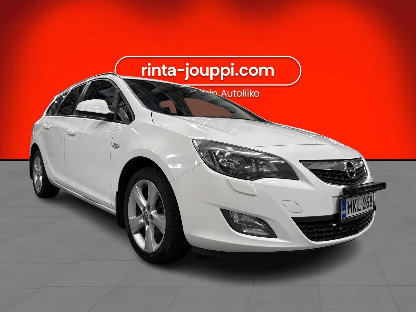 OPEL Astra 2011