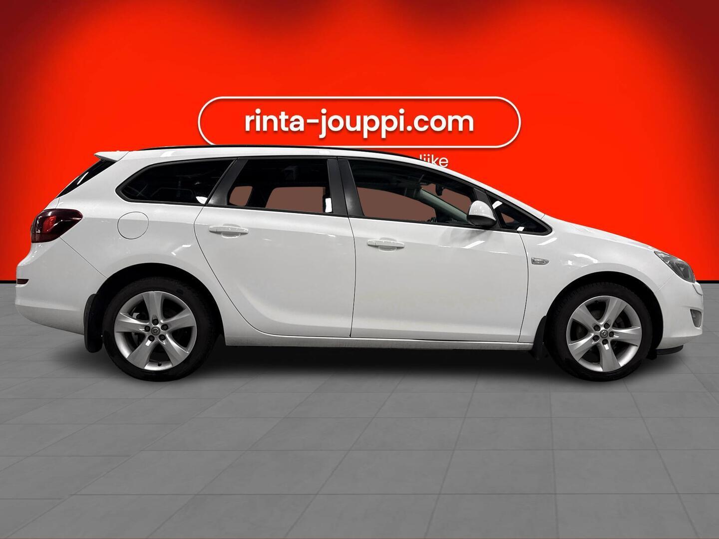 OPEL Astra 2011
