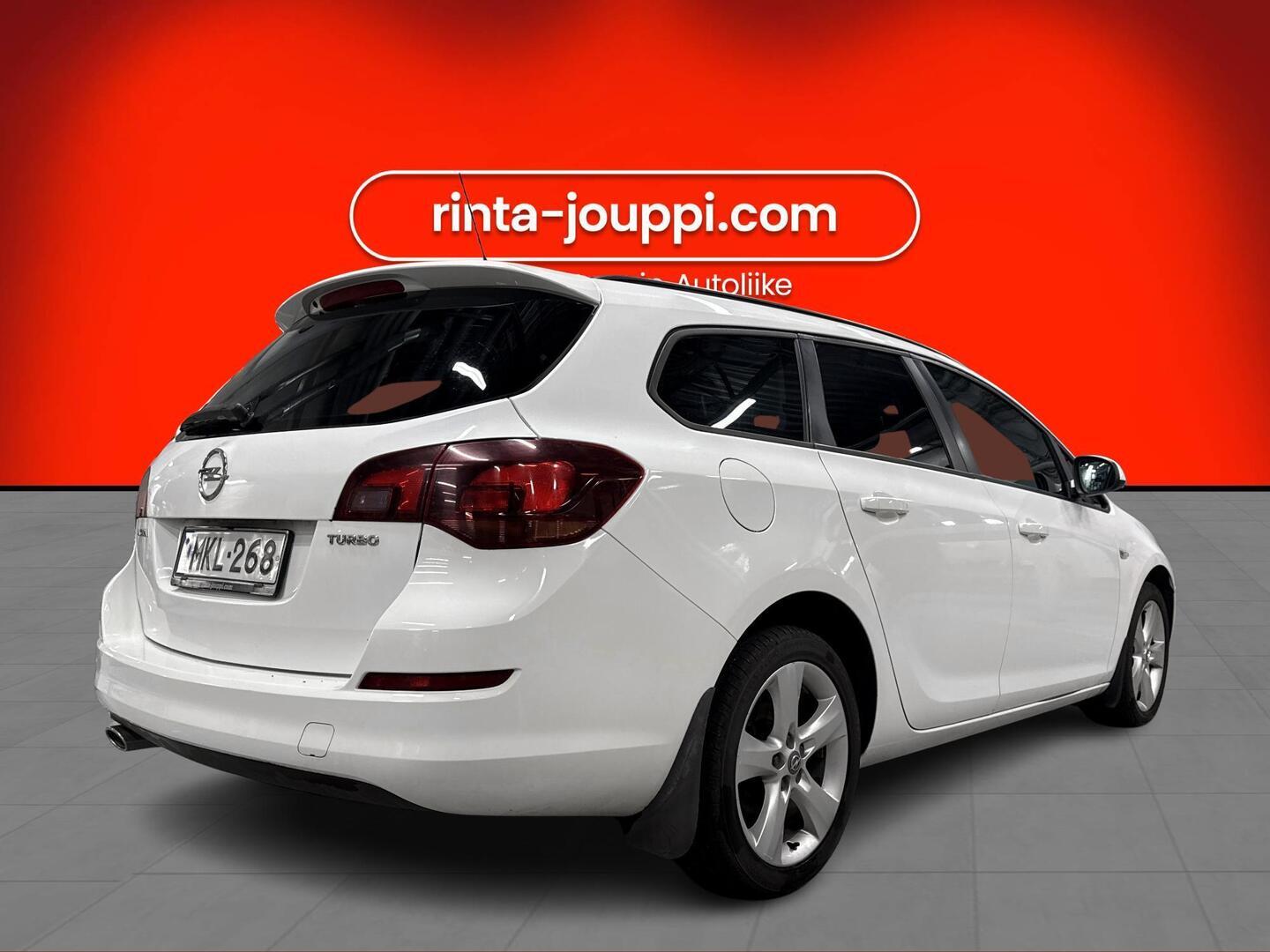 OPEL Astra 2011