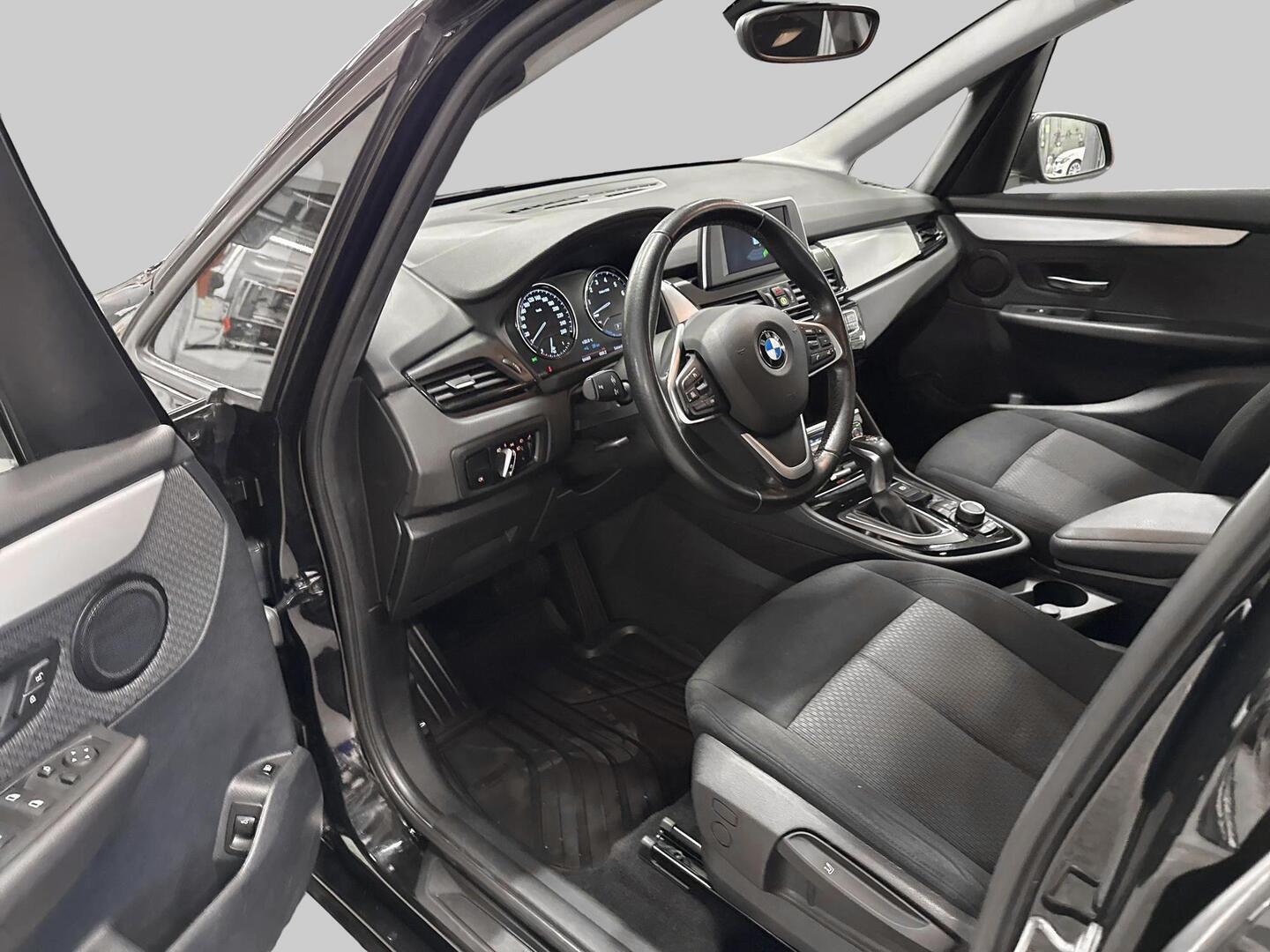 BMW 225 2020