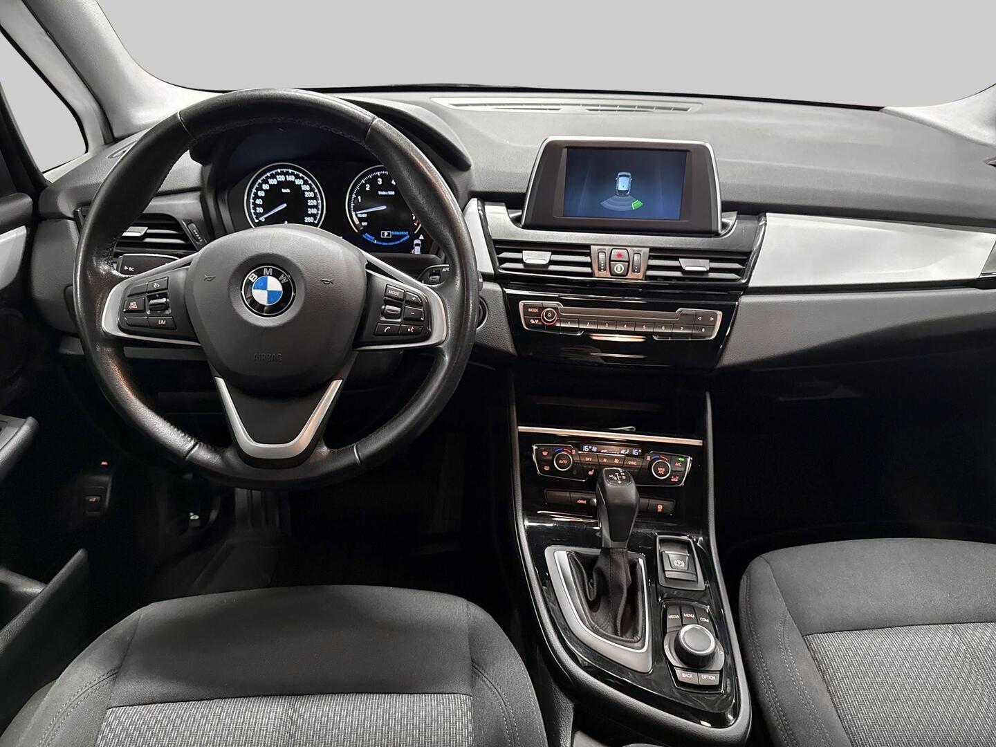 BMW 225 2020
