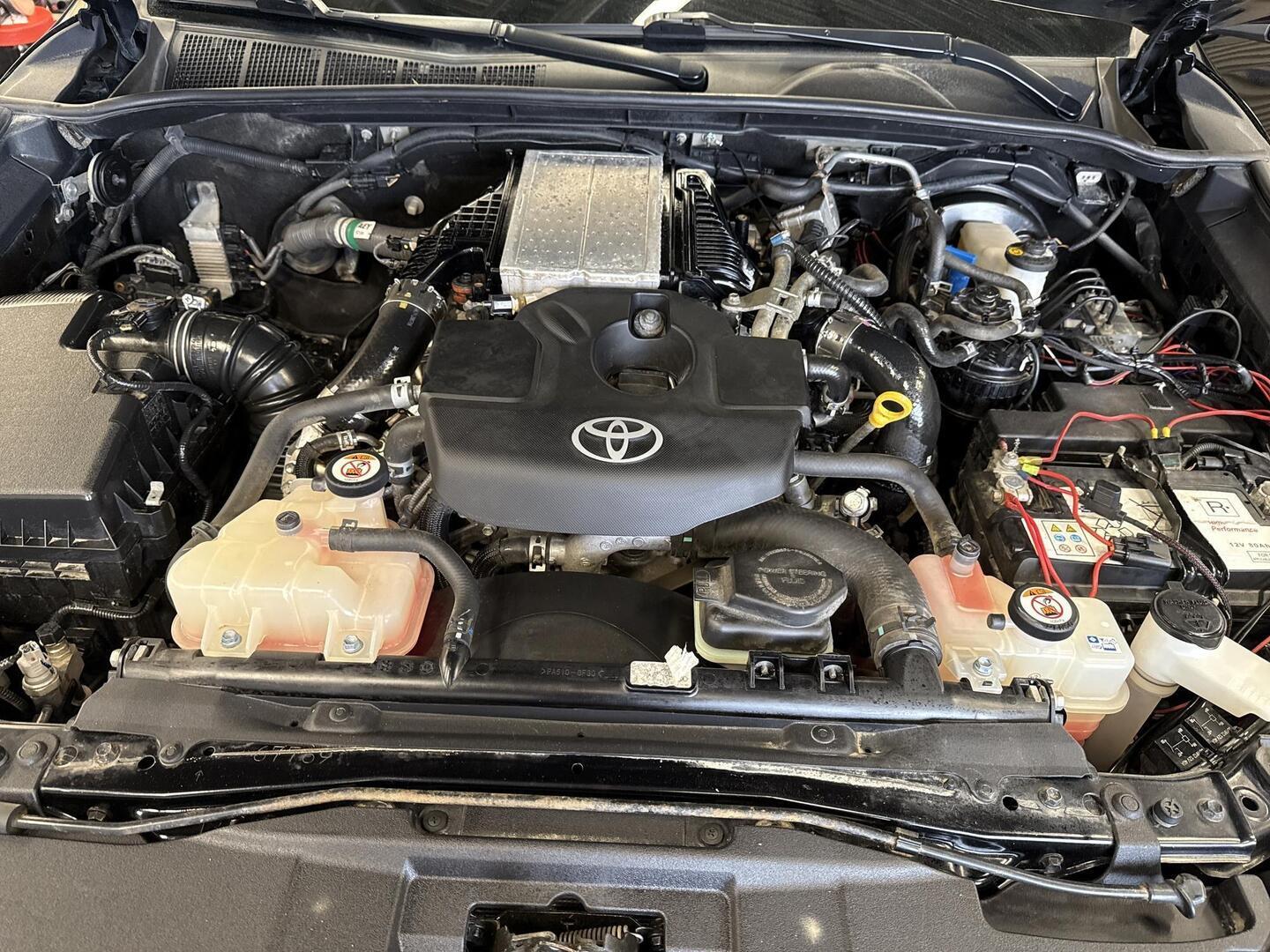 TOYOTA Hilux 2021