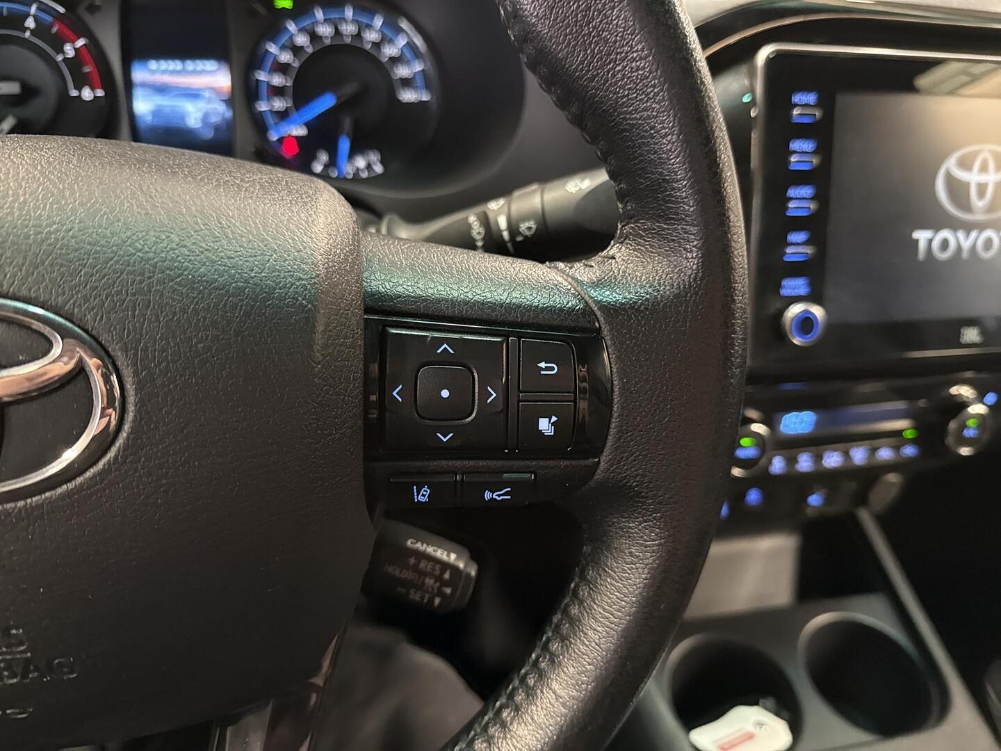 TOYOTA Hilux 2021