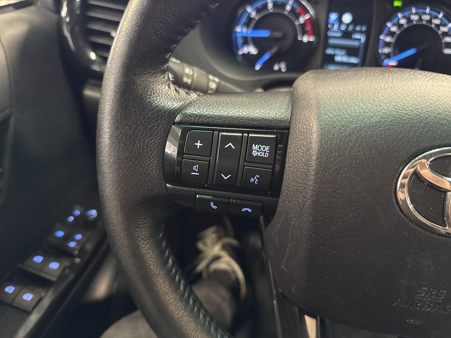 TOYOTA Hilux 2021
