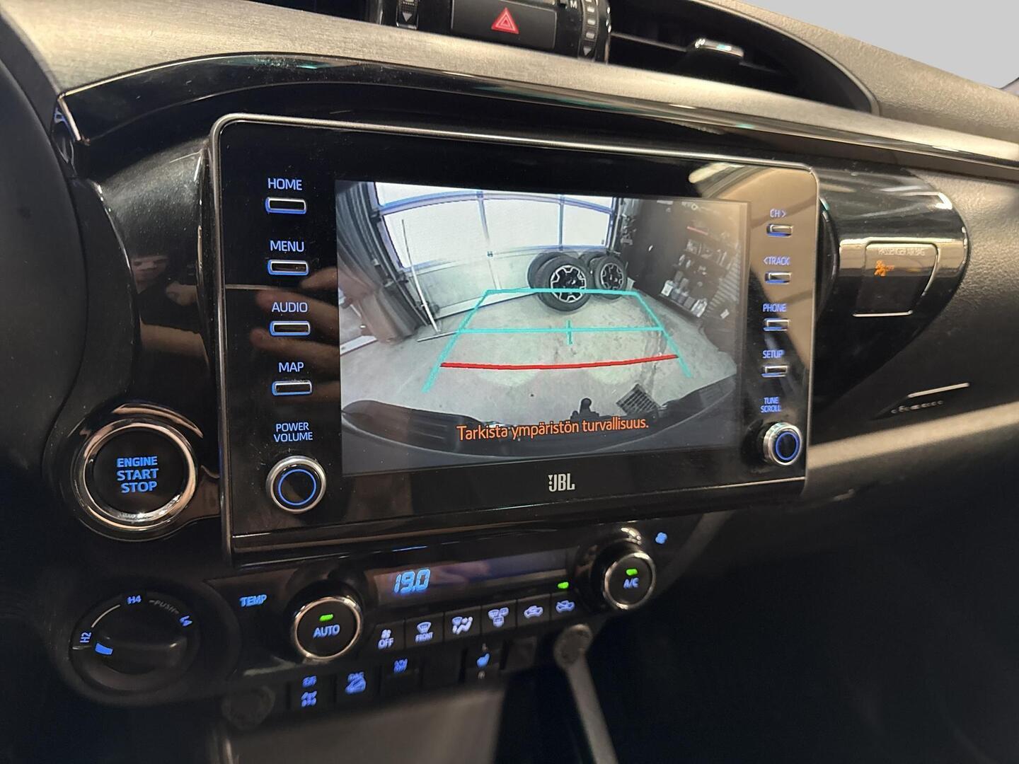 TOYOTA Hilux 2021