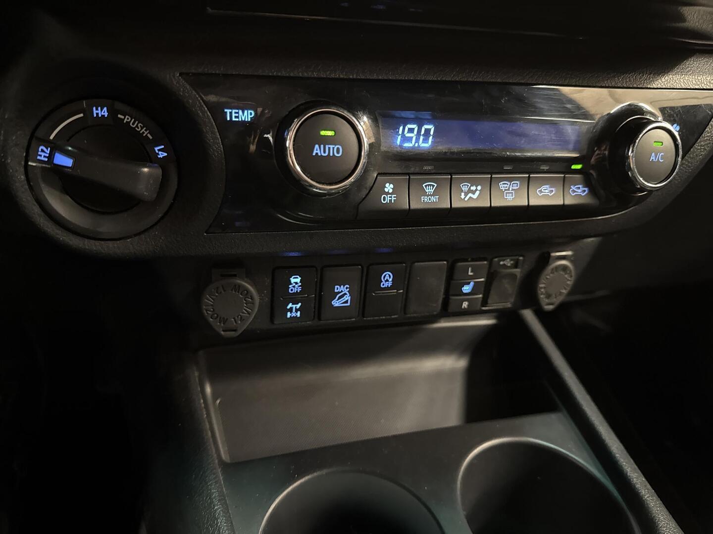 TOYOTA Hilux 2021