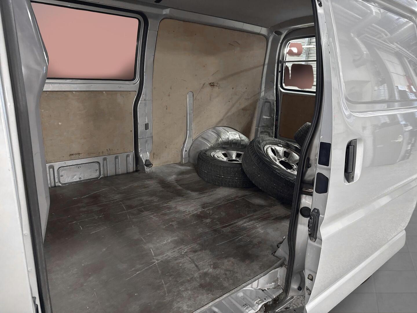 TOYOTA Hiace 2005