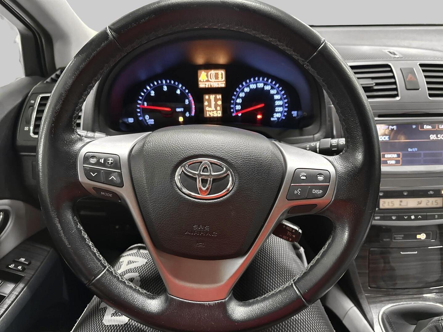TOYOTA Avensis 2012