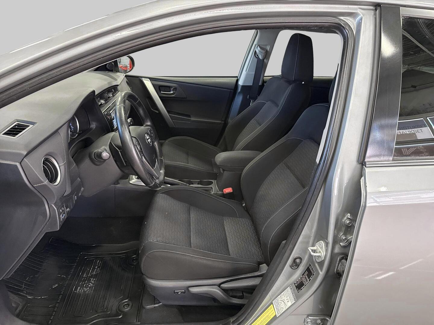 TOYOTA Auris 2014