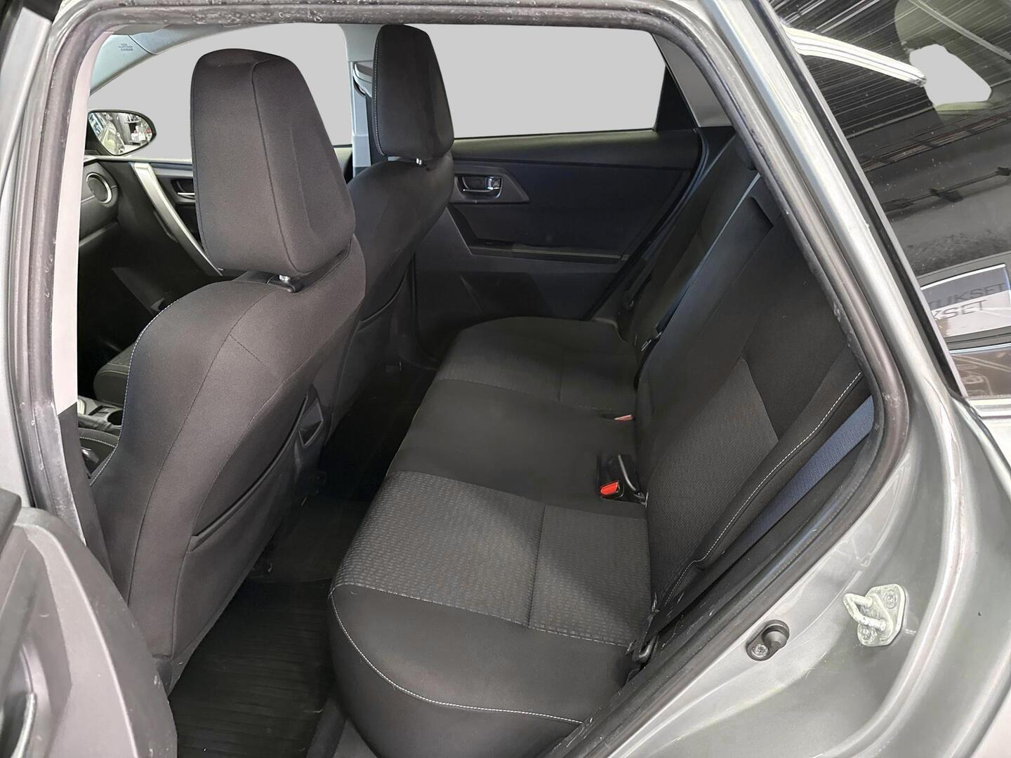 TOYOTA Auris 2014