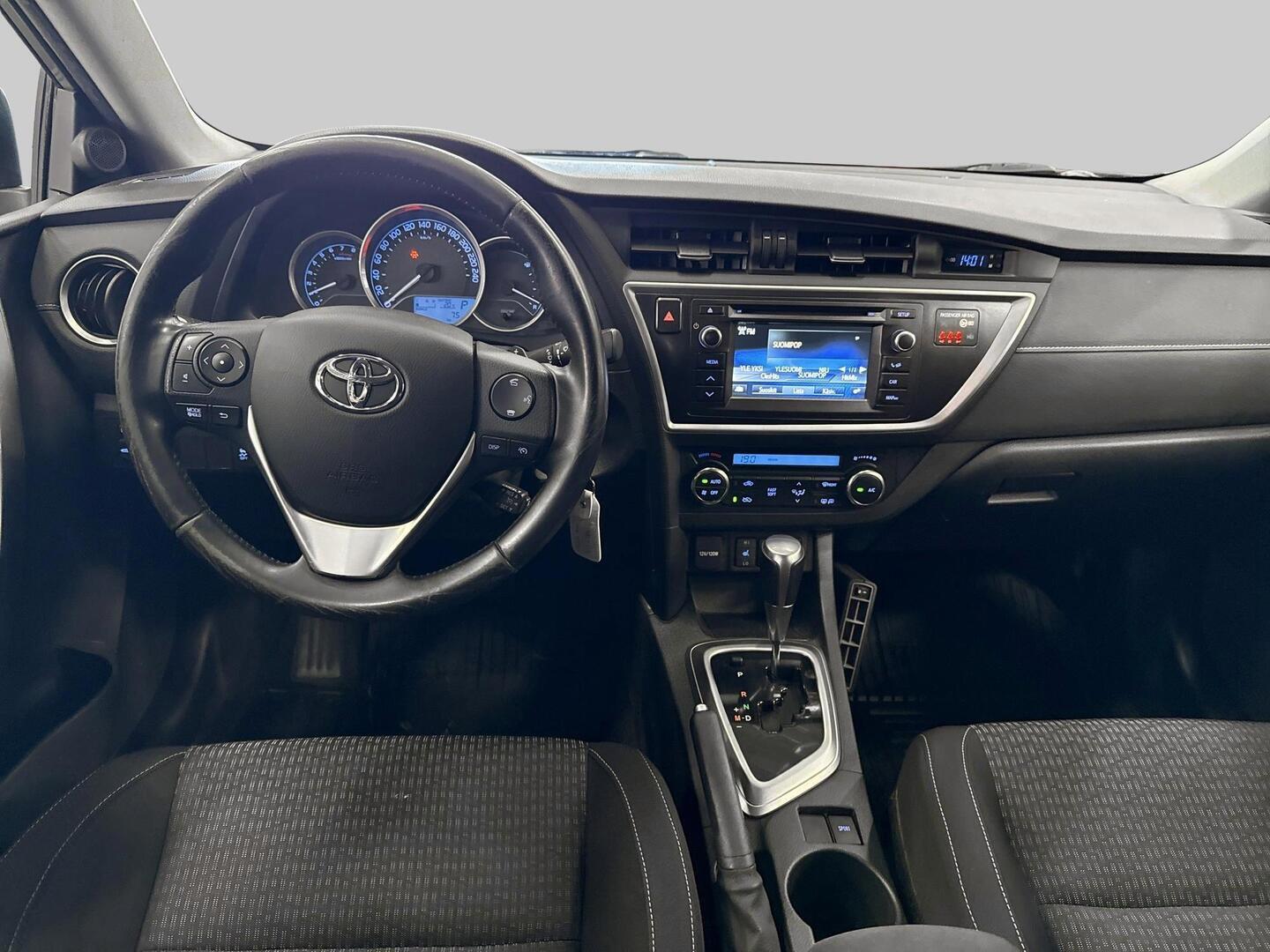 TOYOTA Auris 2014