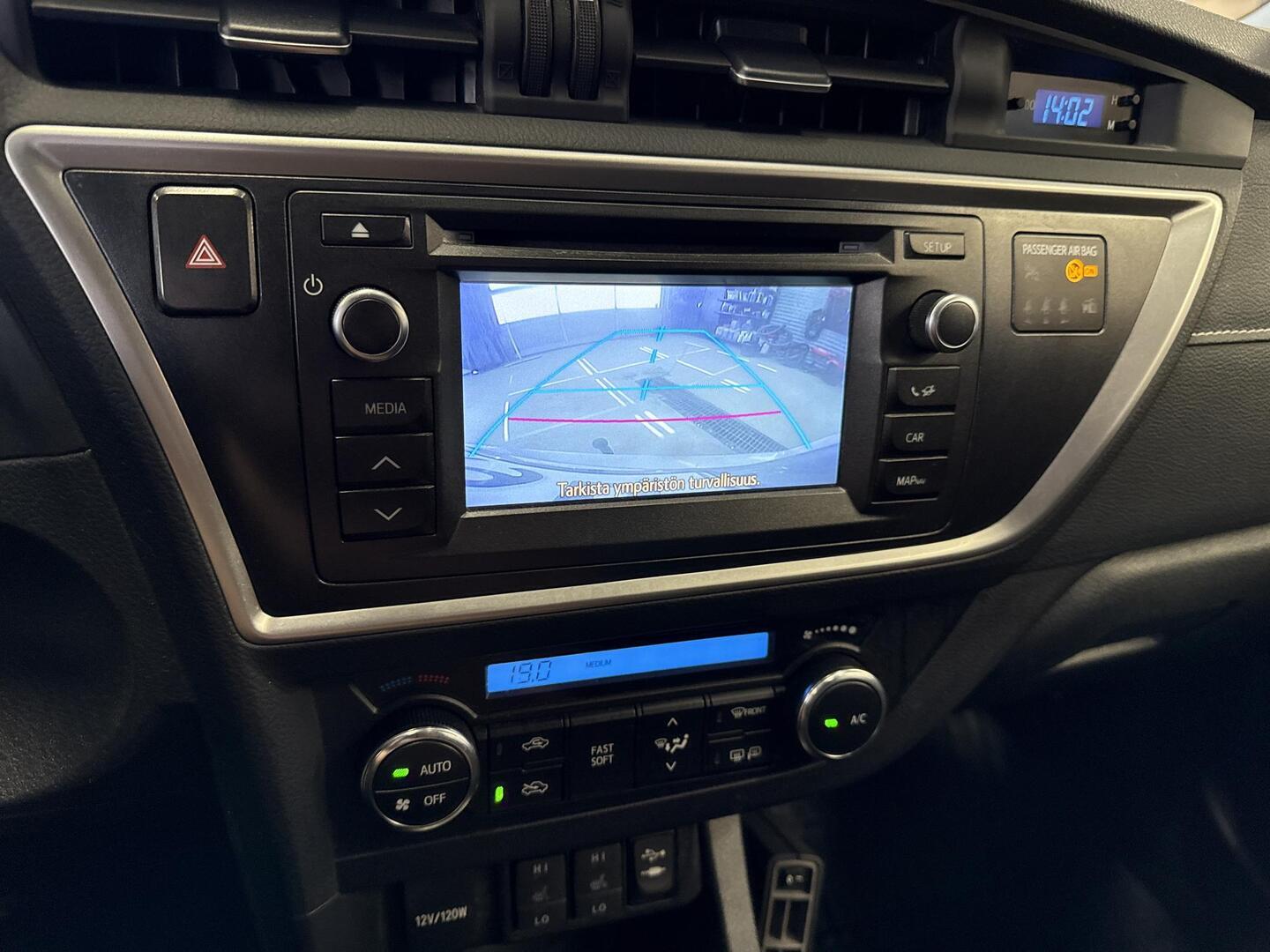 TOYOTA Auris 2014