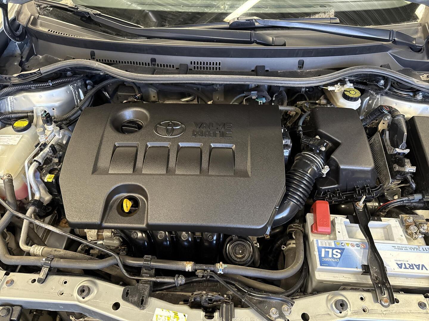 TOYOTA Auris 2014