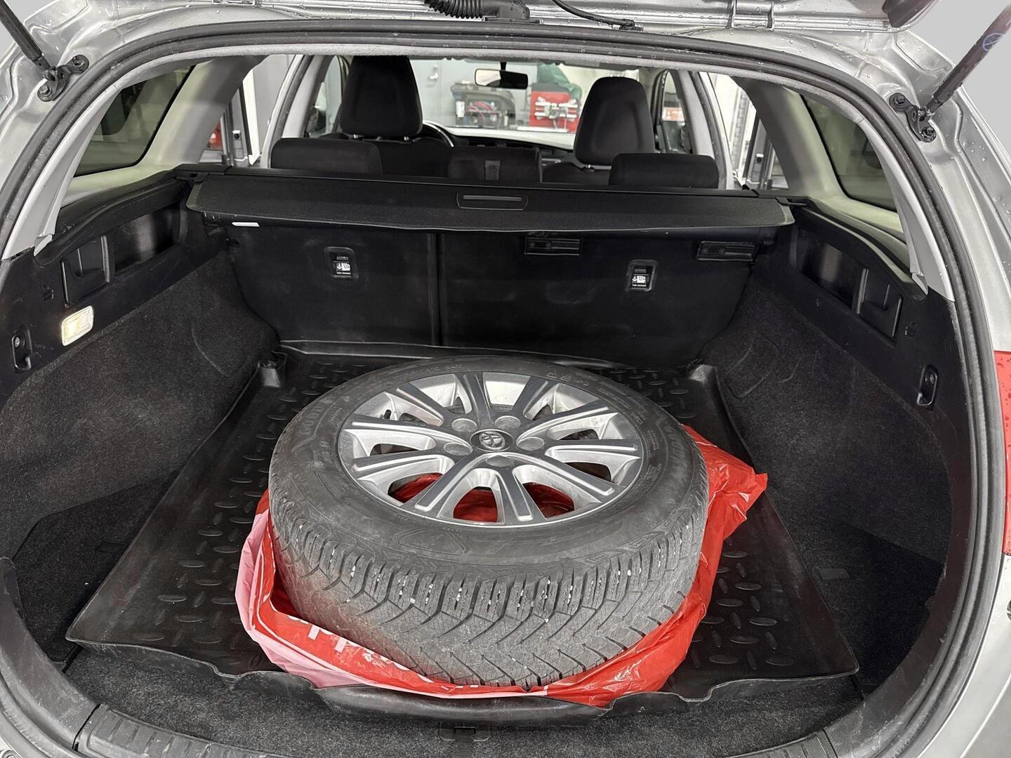 TOYOTA Auris 2014