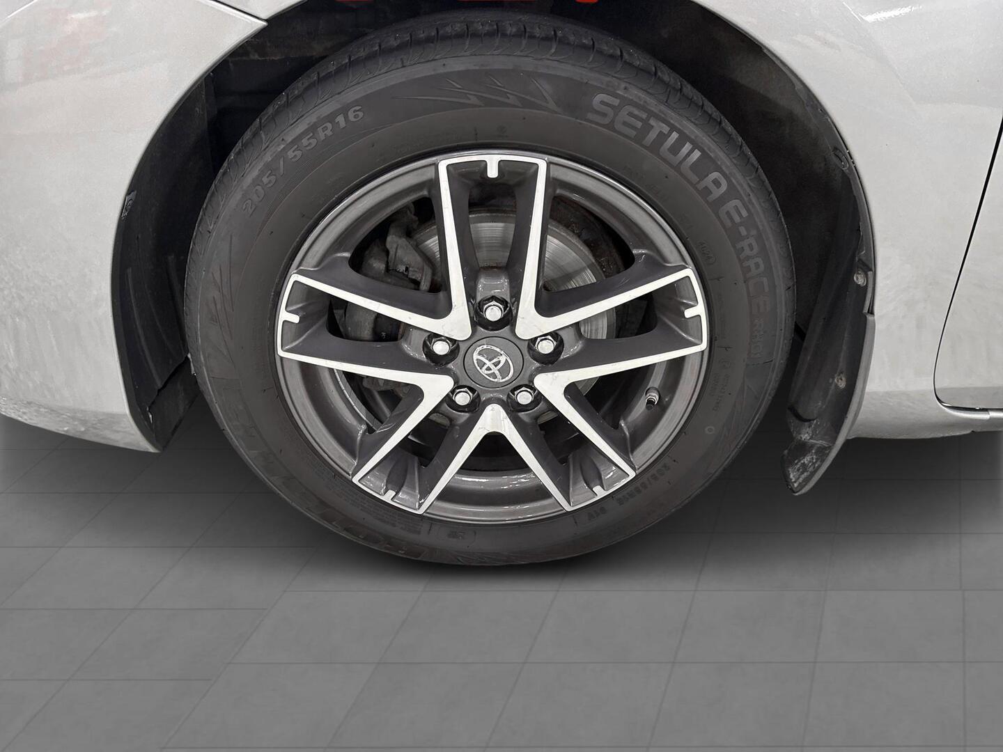 TOYOTA Auris 2014