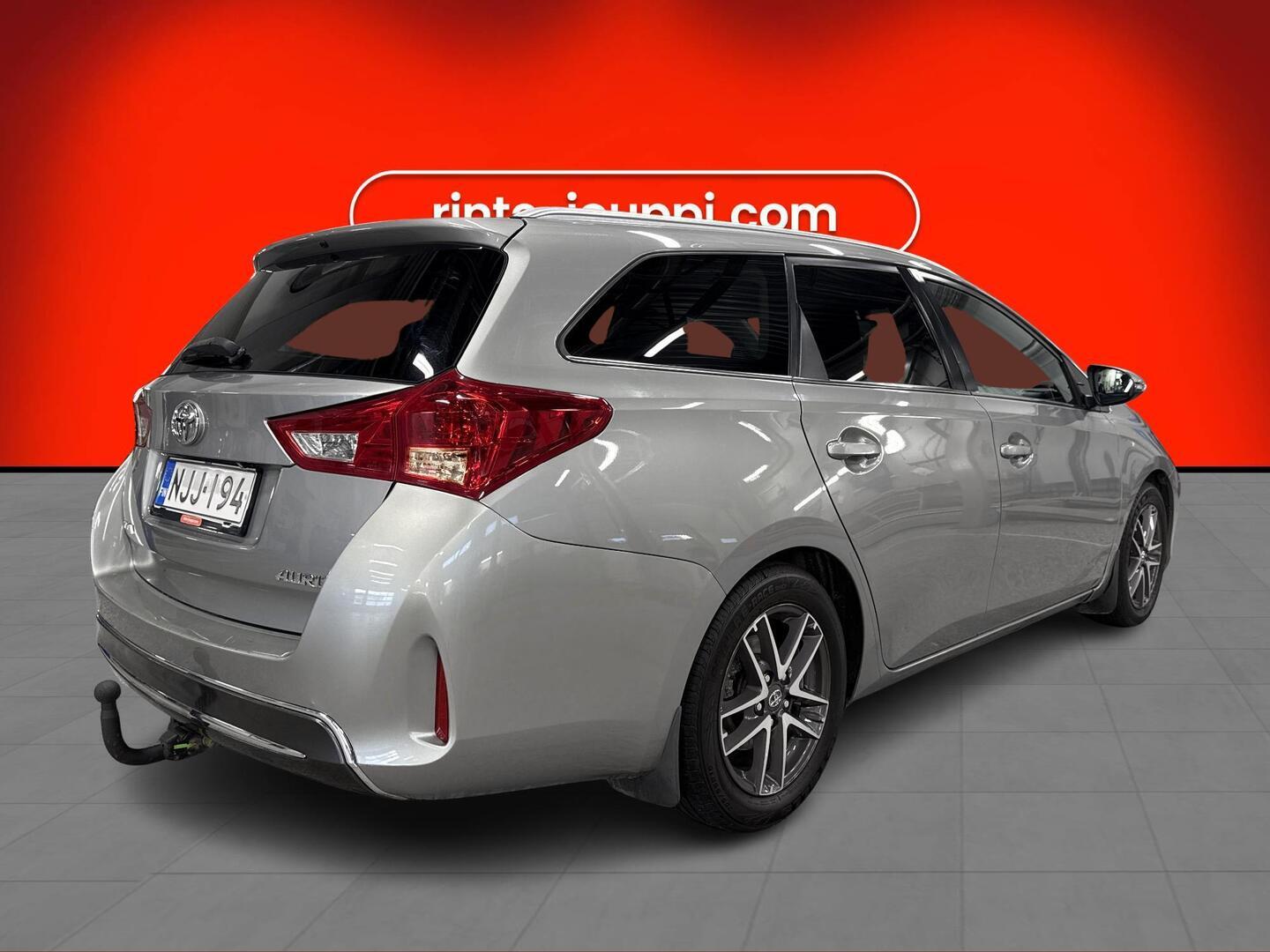 TOYOTA Auris 2014