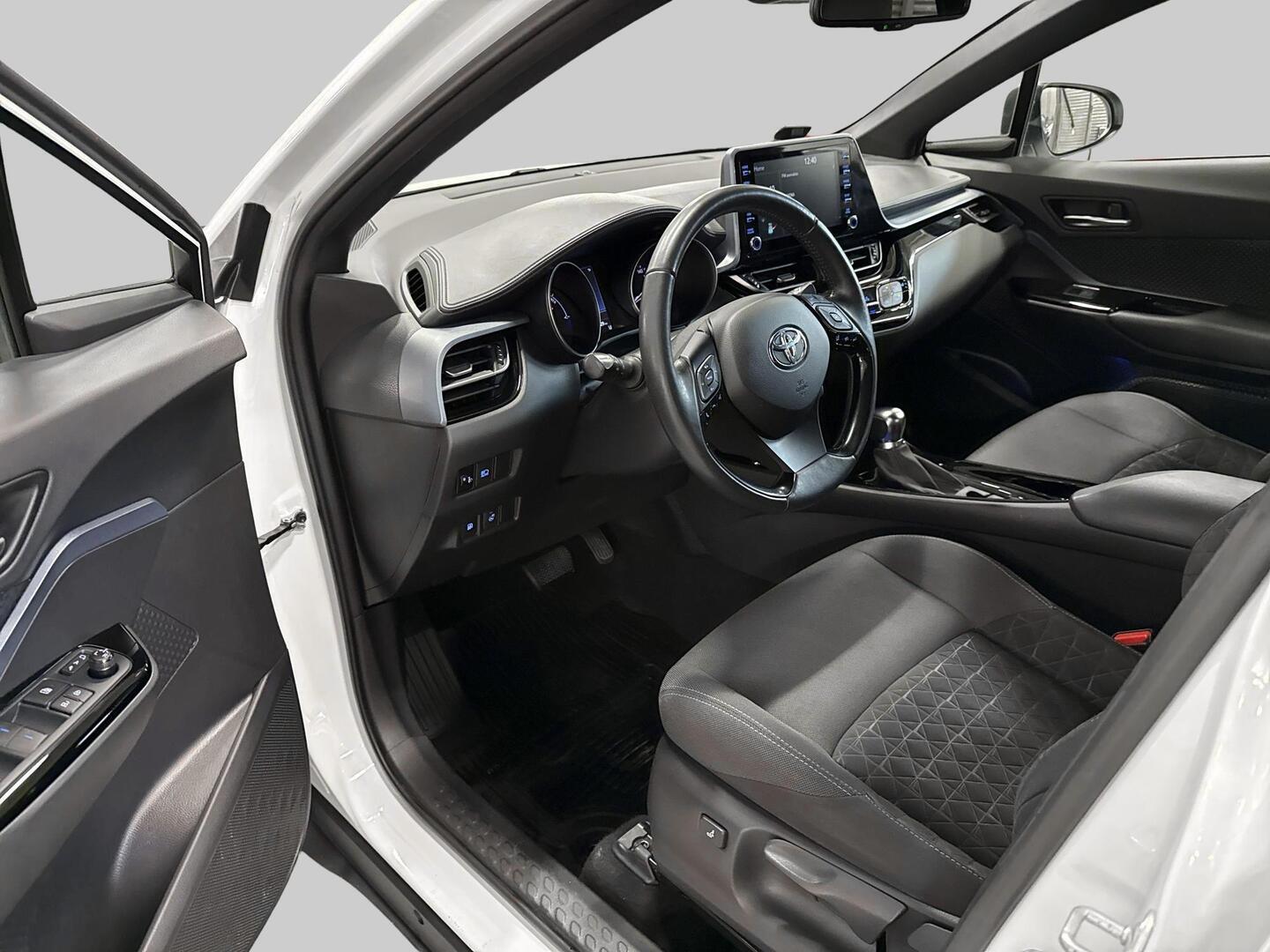 TOYOTA C-HR 2021