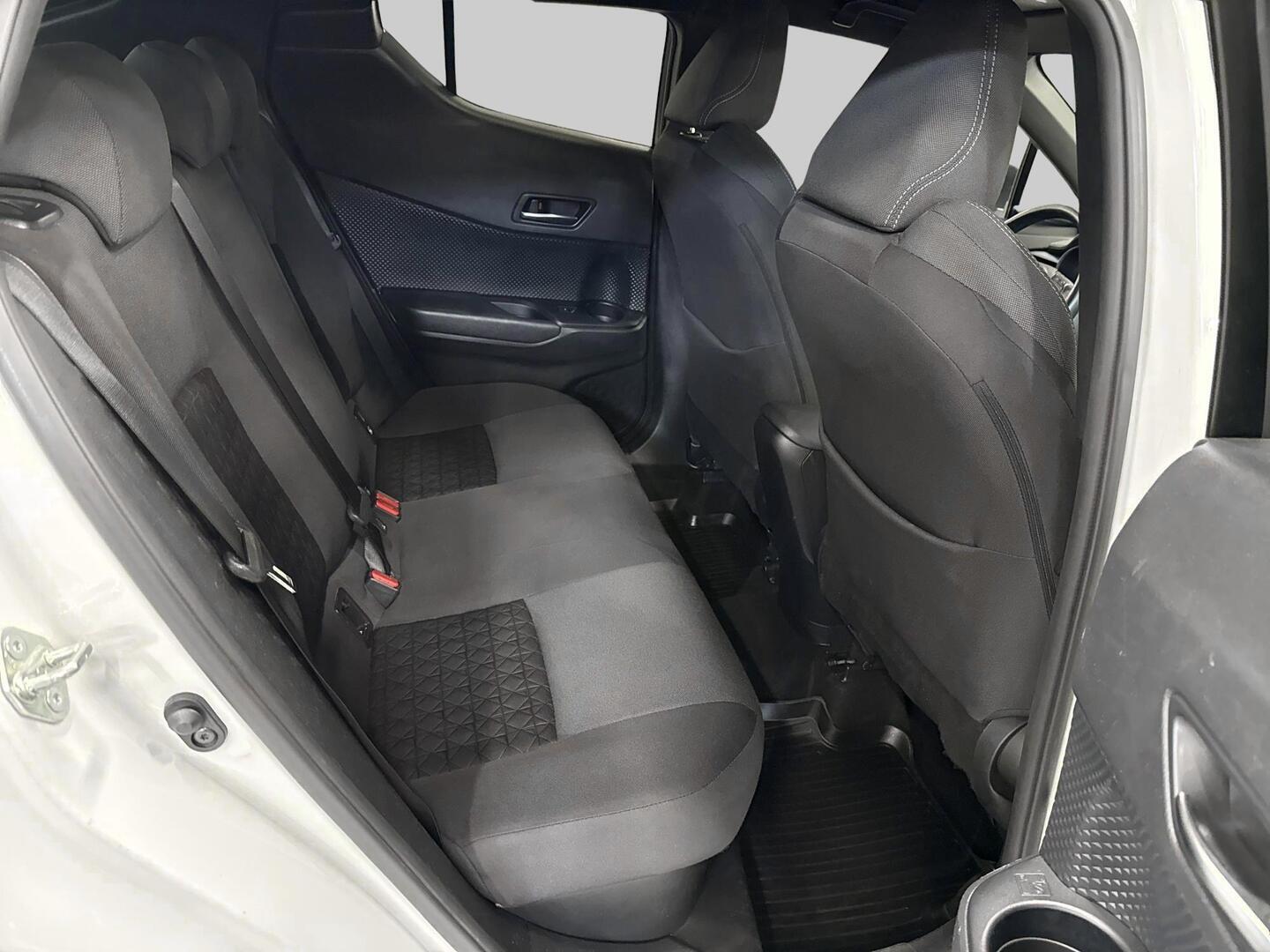 TOYOTA C-HR 2021