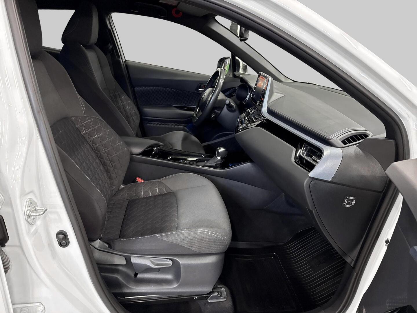 TOYOTA C-HR 2021