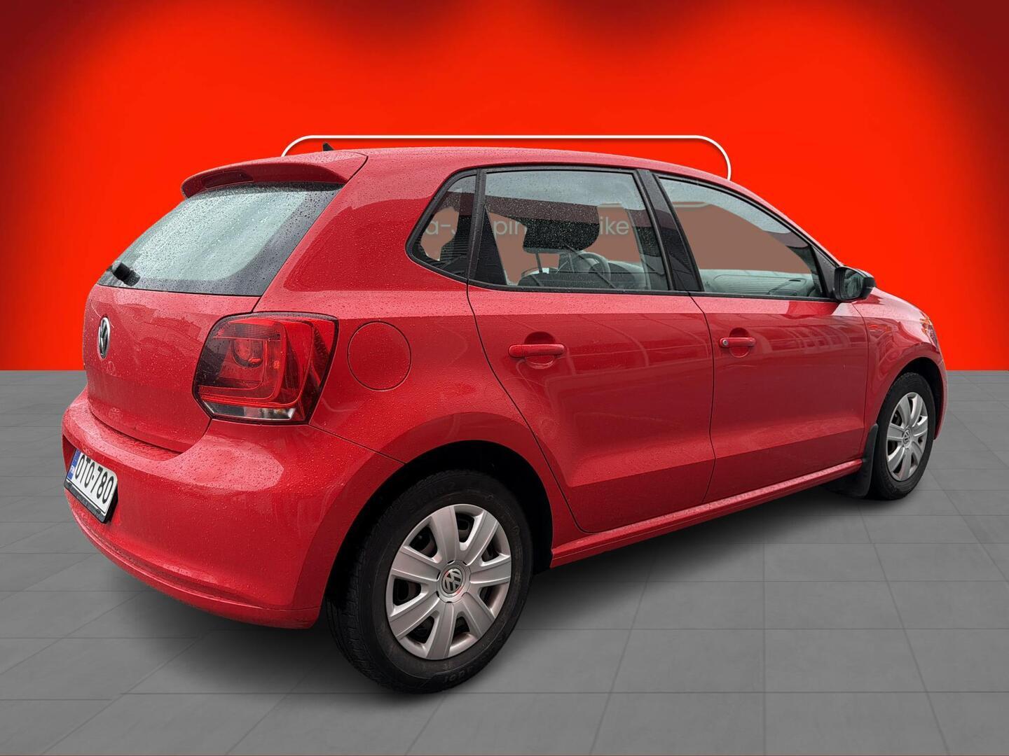 VOLKSWAGEN Polo 2012