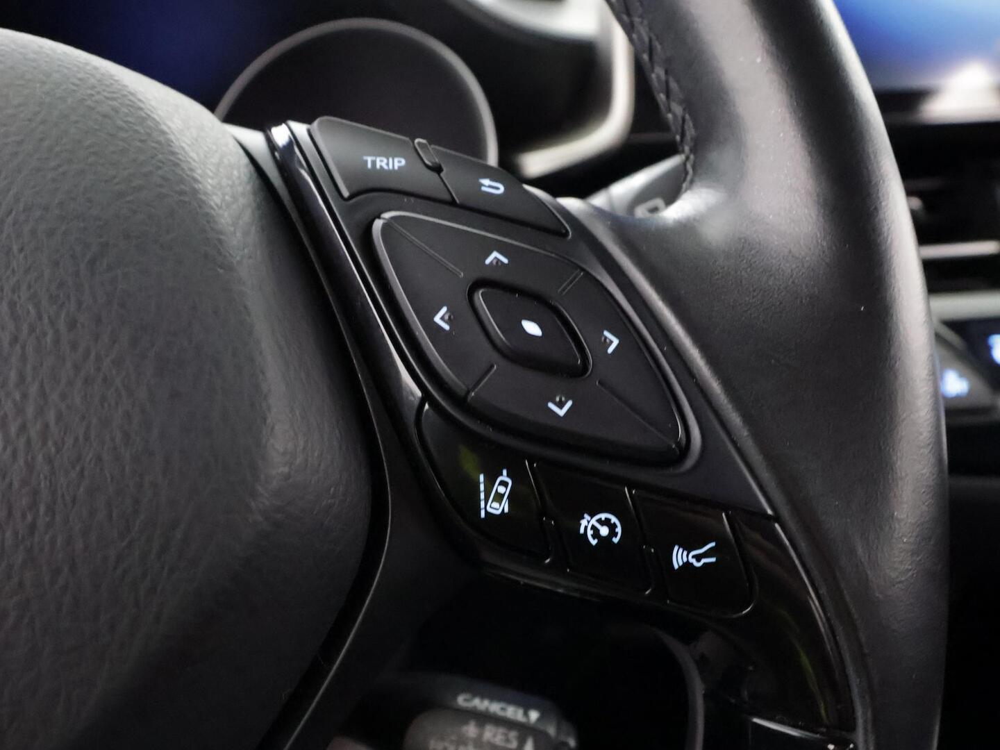TOYOTA C-HR 2019