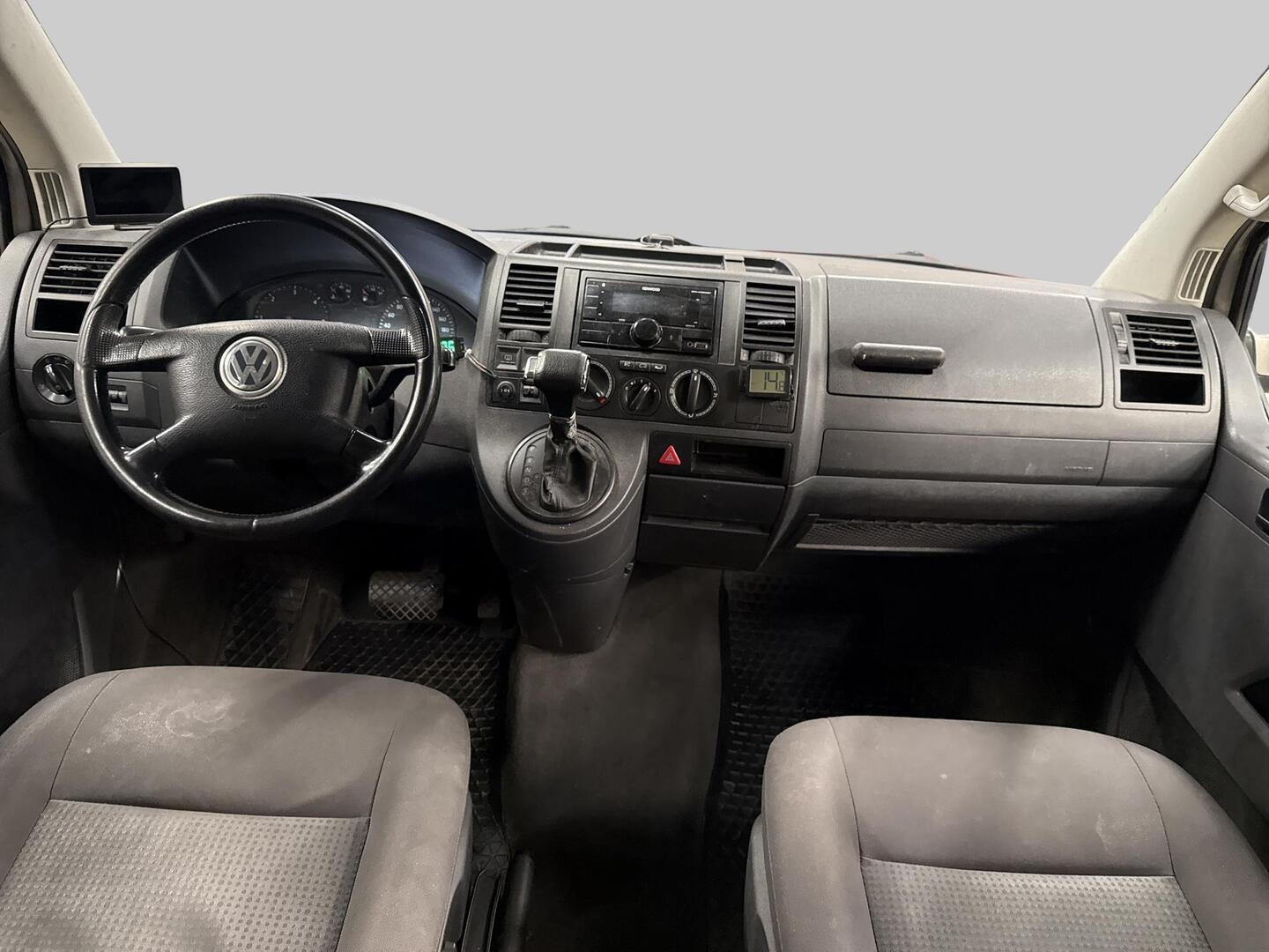 VOLKSWAGEN Caravelle 2005