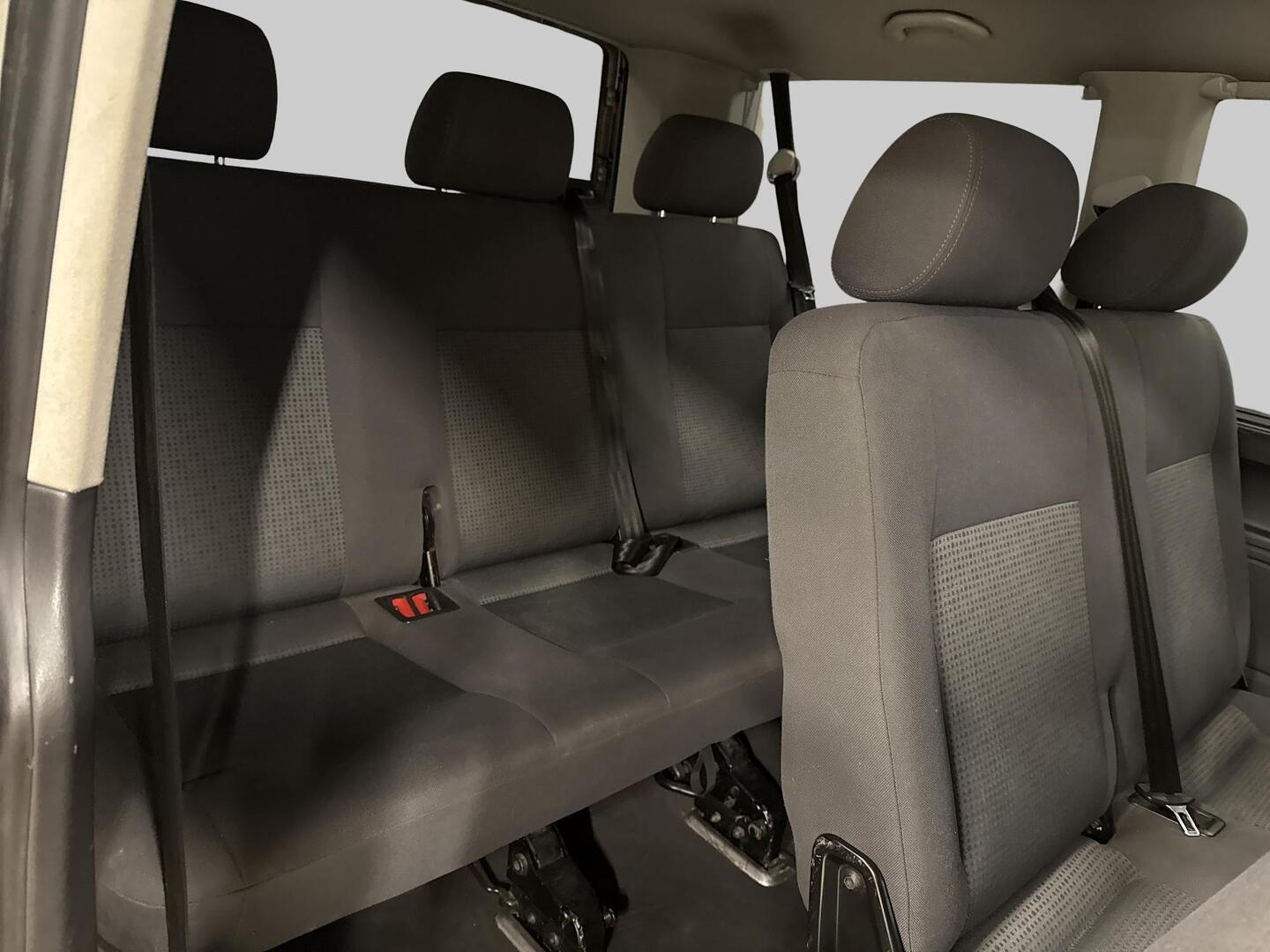 VOLKSWAGEN Caravelle 2005