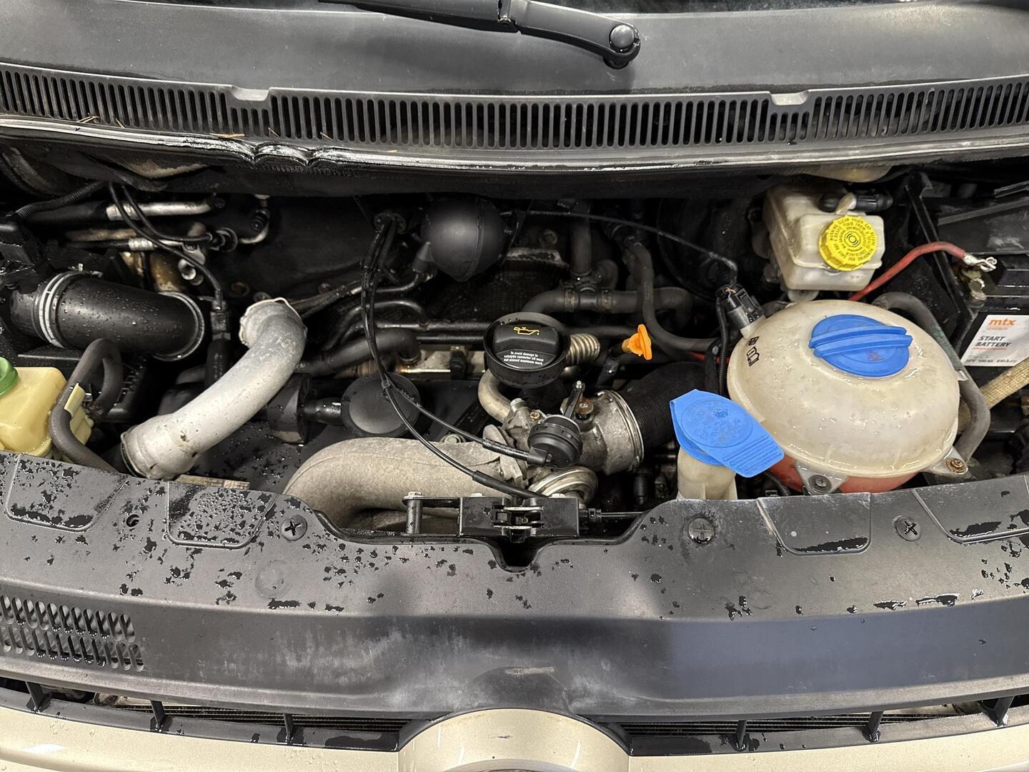 VOLKSWAGEN Caravelle 2005