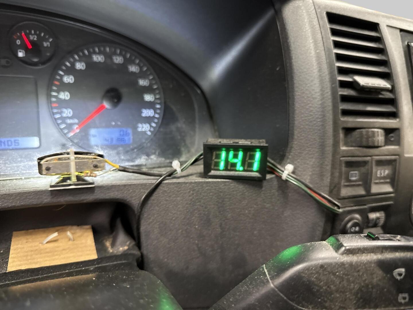 VOLKSWAGEN Caravelle 2005