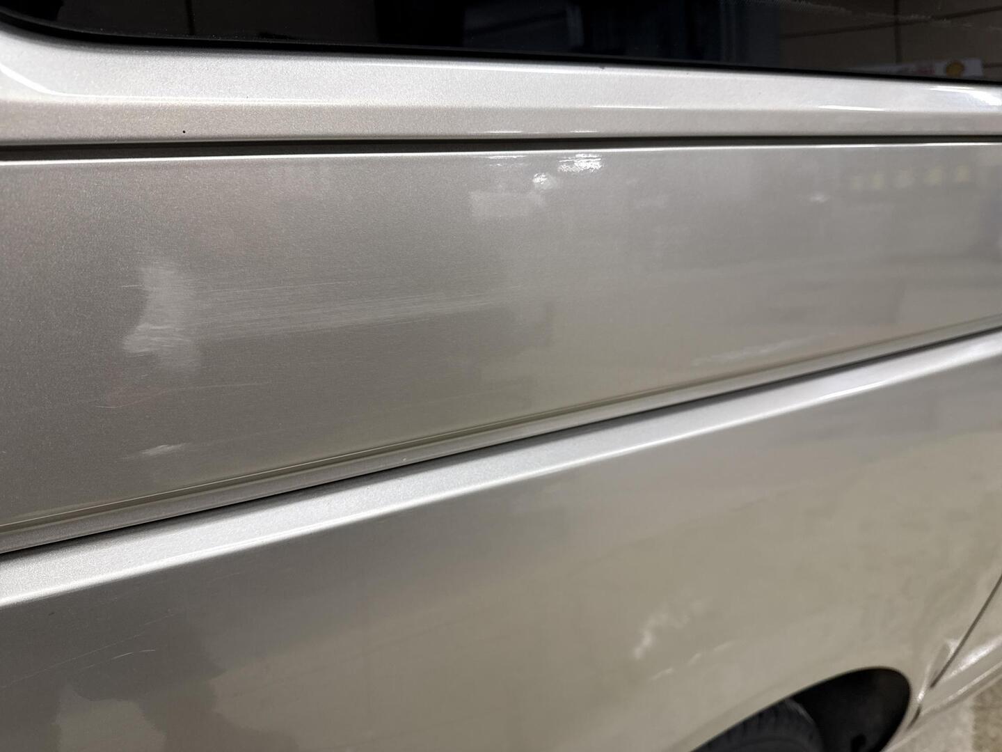 VOLKSWAGEN Caravelle 2005