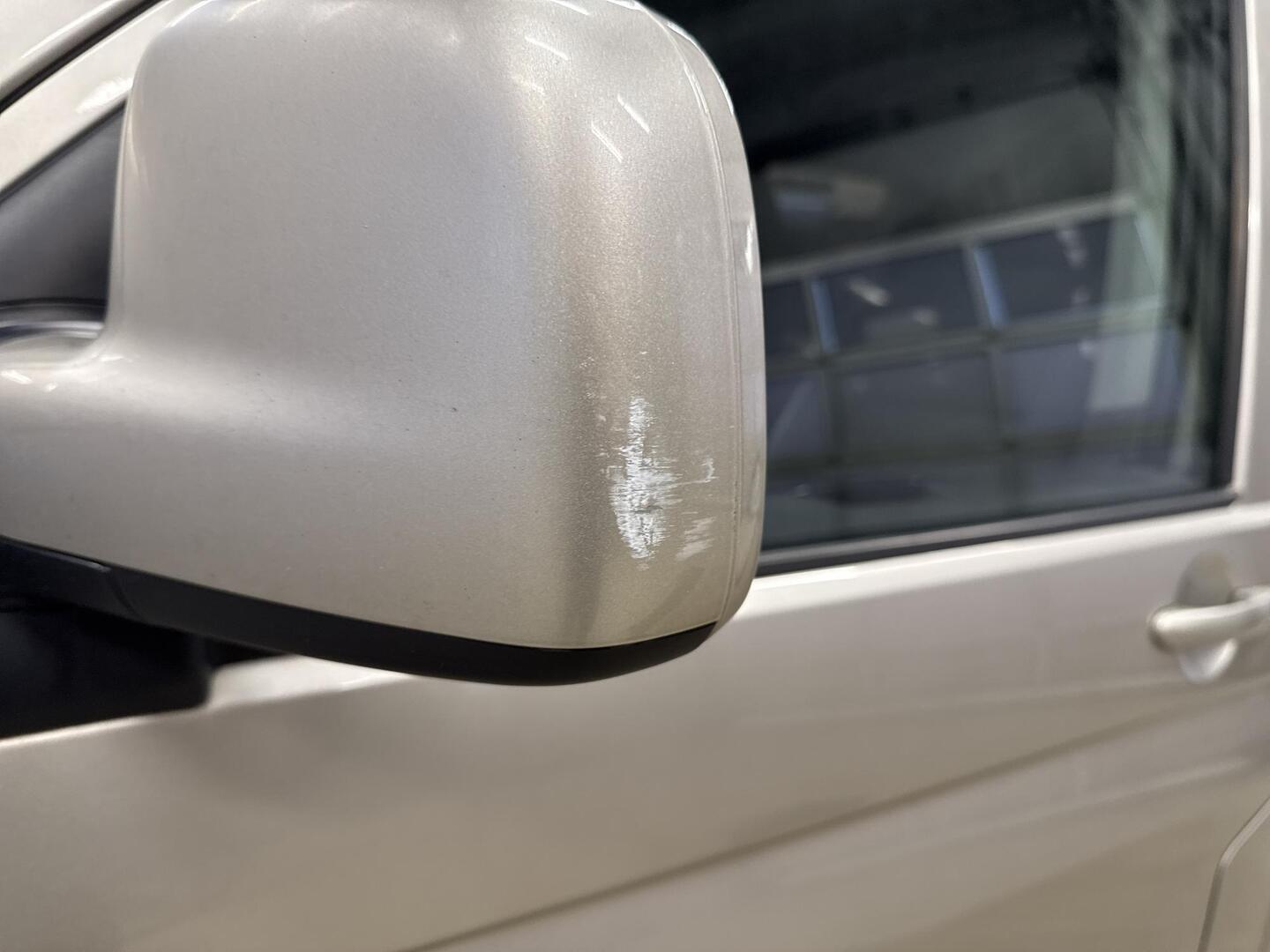 VOLKSWAGEN Caravelle 2005