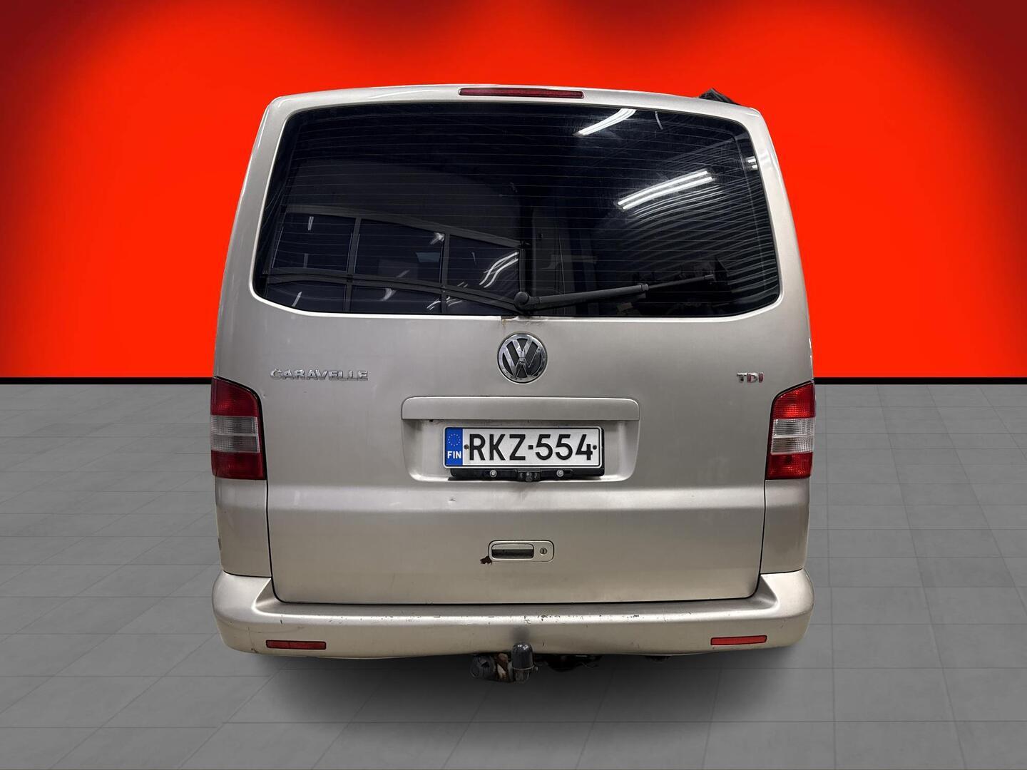 VOLKSWAGEN Caravelle 2005