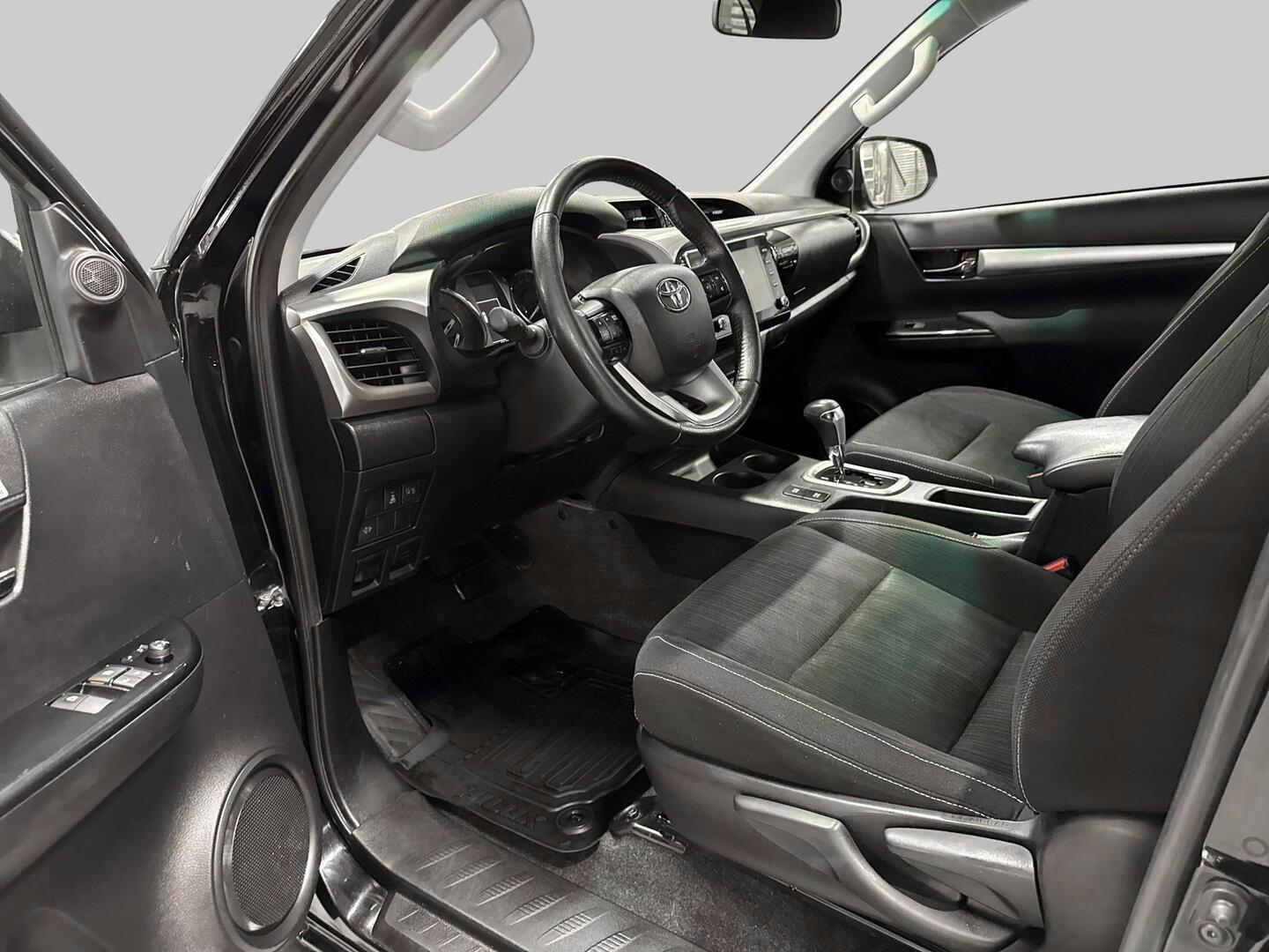 TOYOTA HILUX 2021