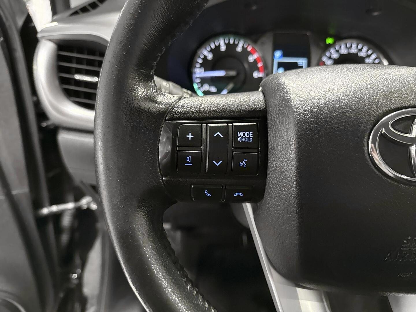 TOYOTA HILUX 2021