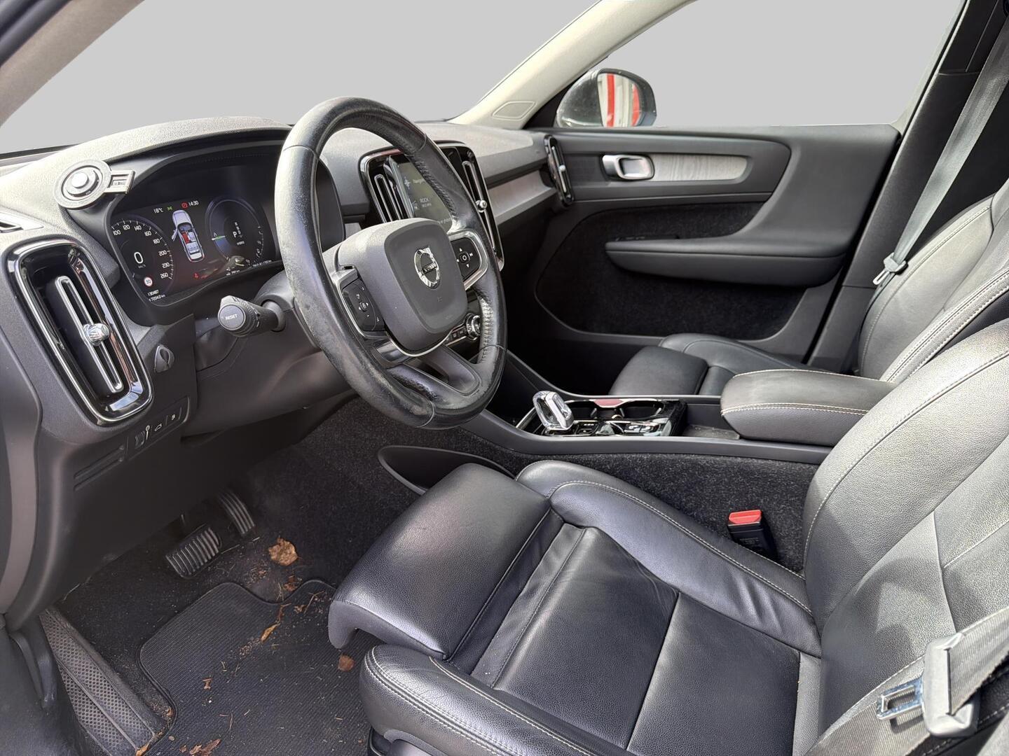 VOLVO XC40 2020
