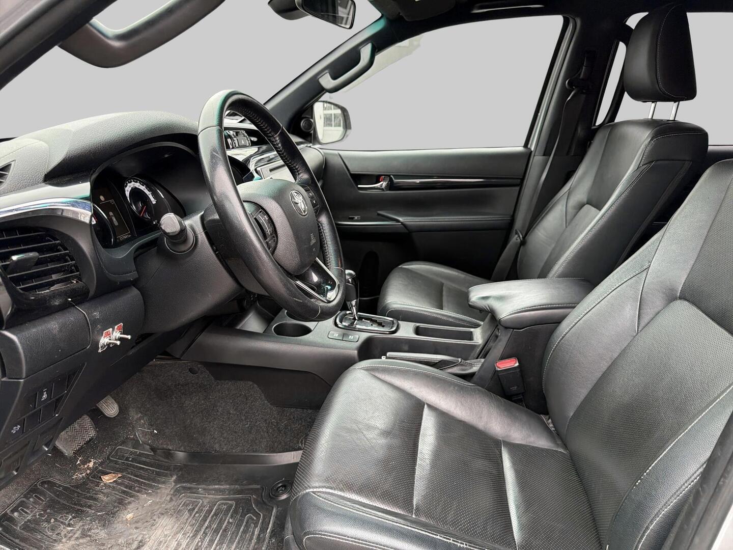 TOYOTA Hilux 2019