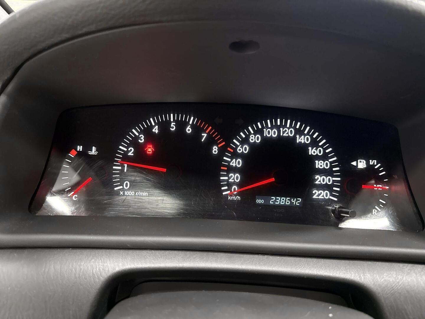 TOYOTA Corolla 2002