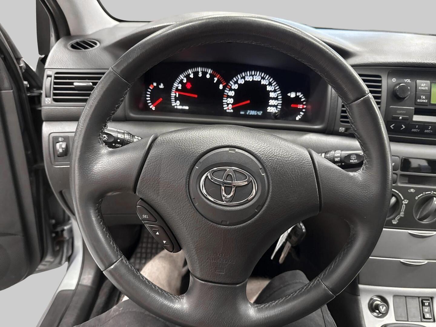 TOYOTA Corolla 2002