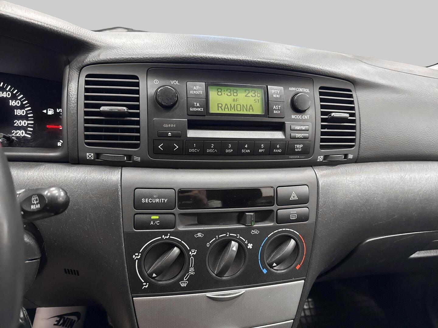 TOYOTA Corolla 2002