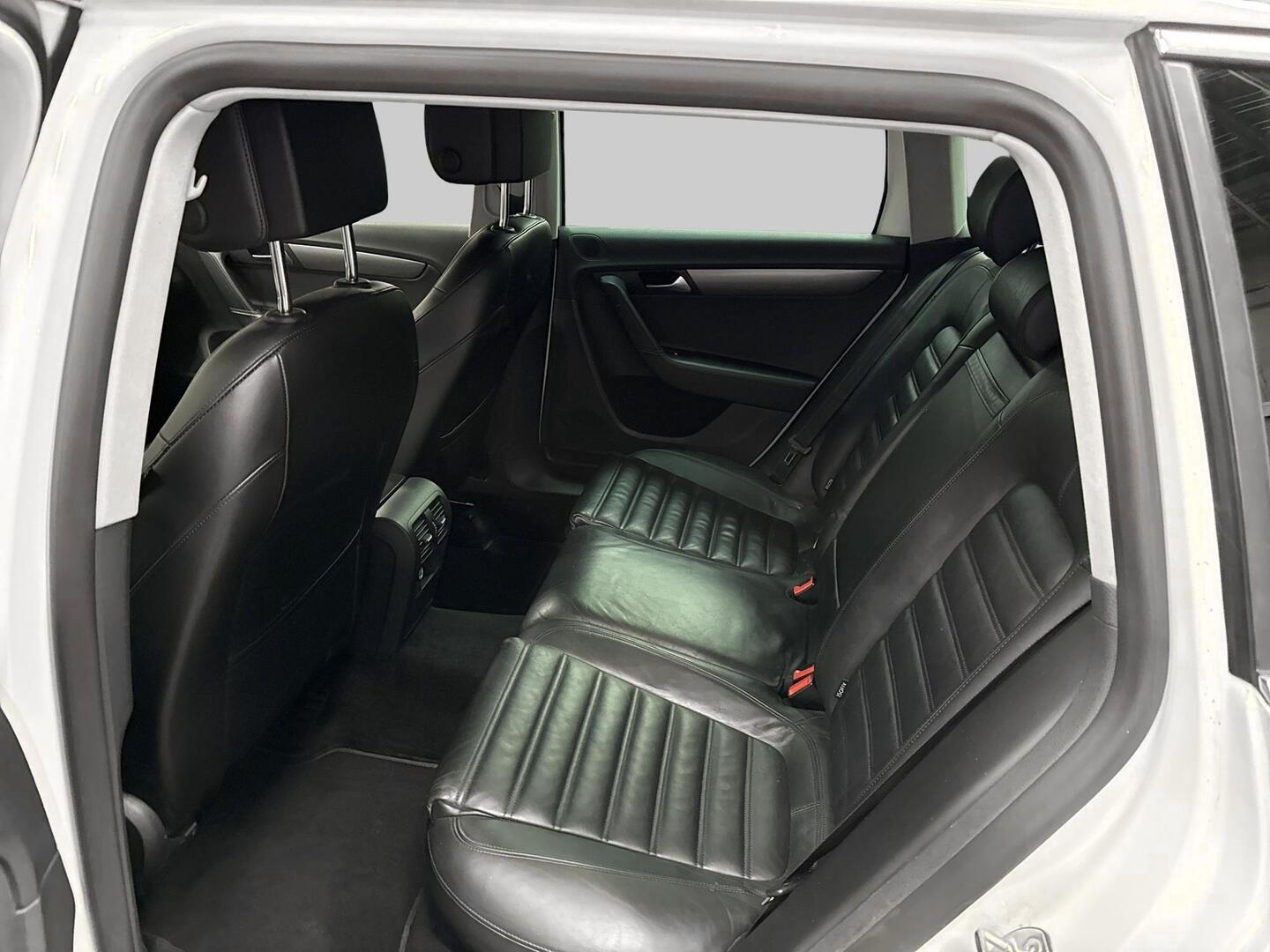 VOLKSWAGEN Passat 2012