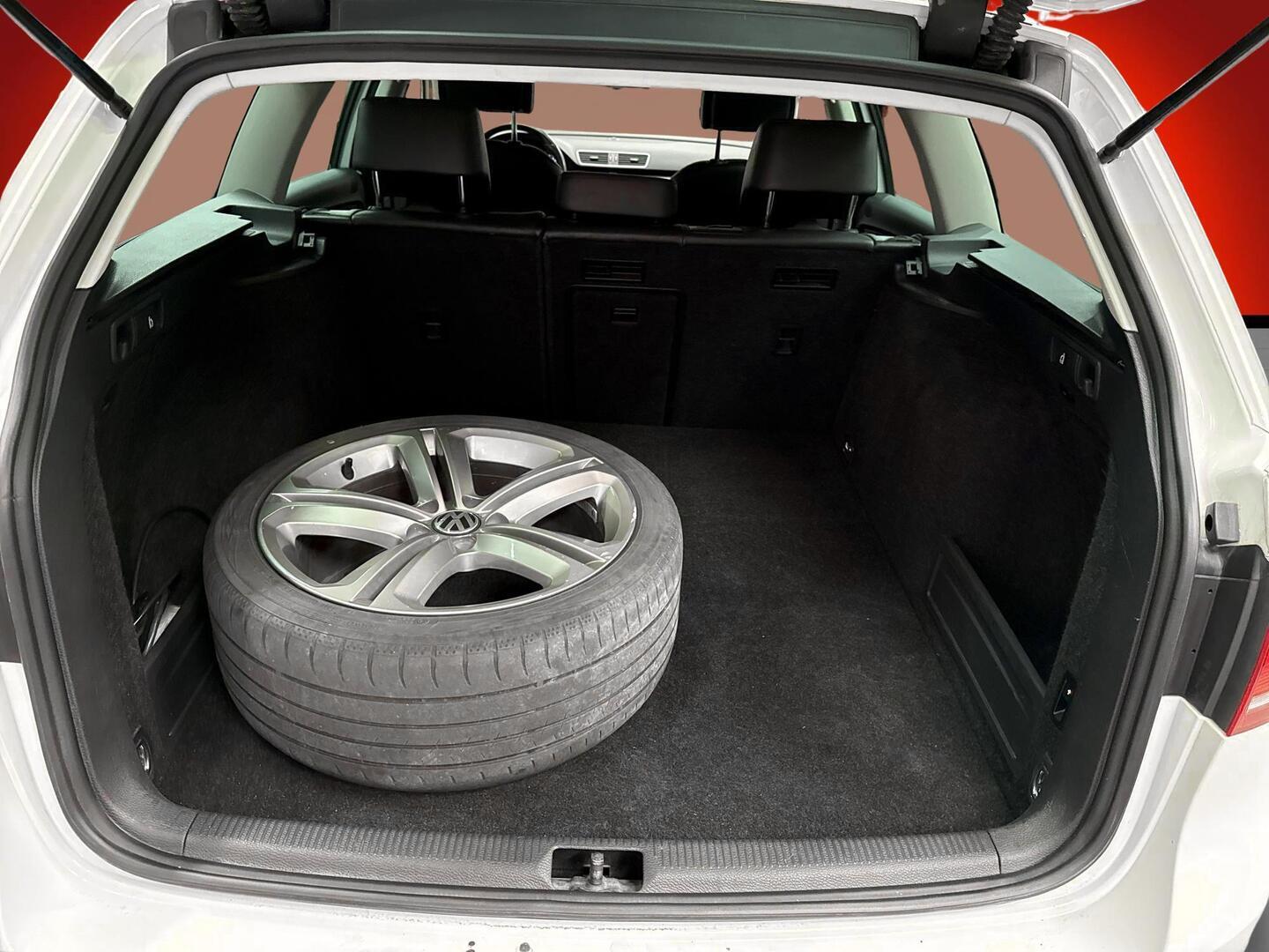 VOLKSWAGEN Passat 2012