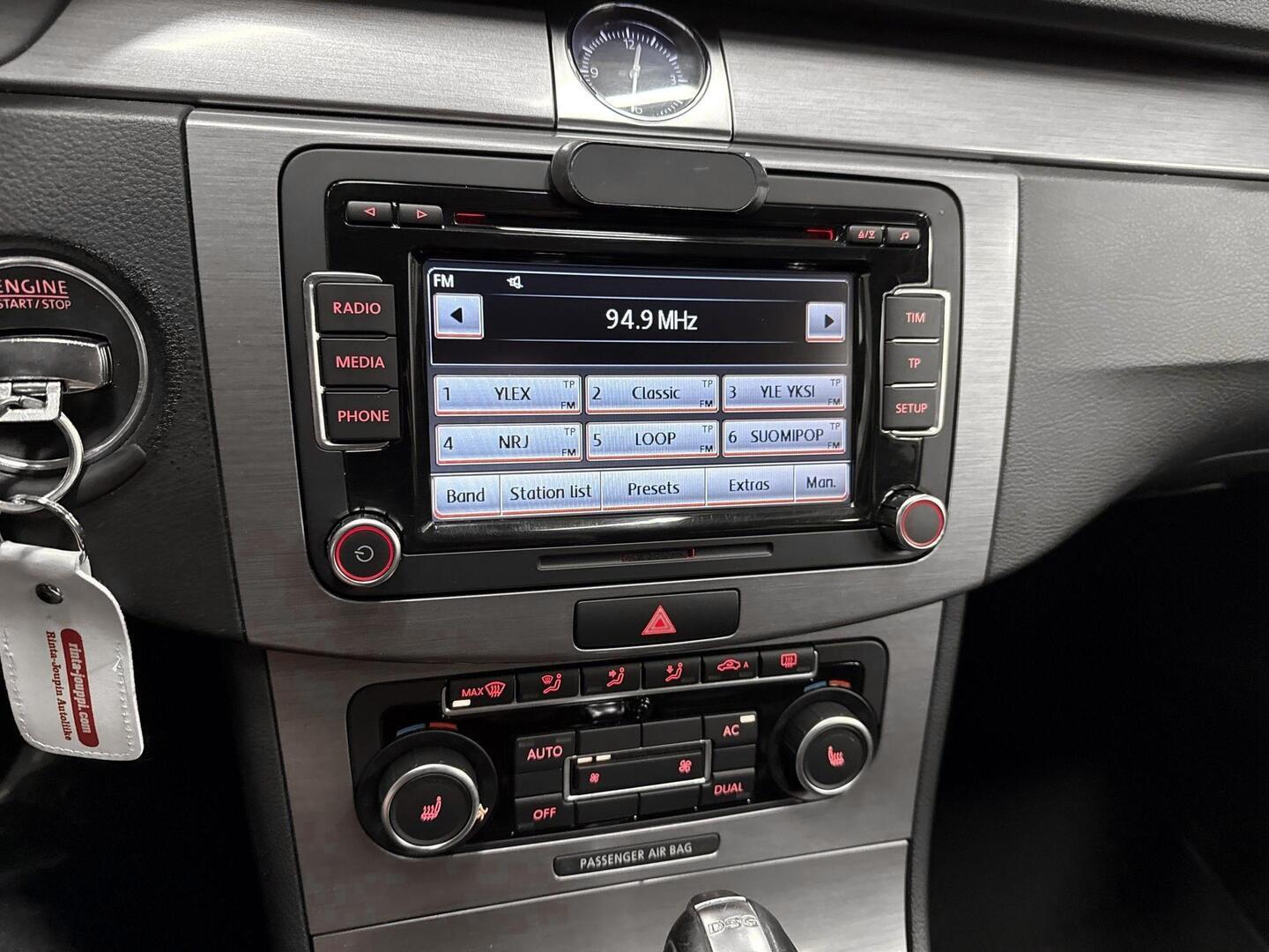 VOLKSWAGEN Passat 2012