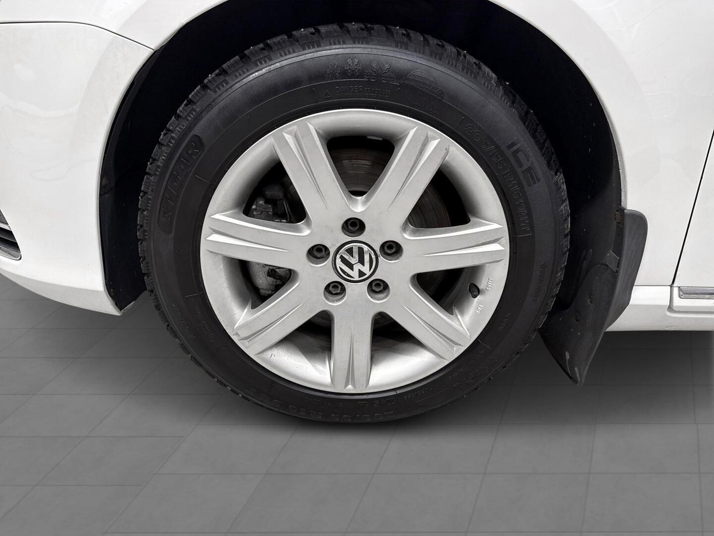 VOLKSWAGEN Passat 2012