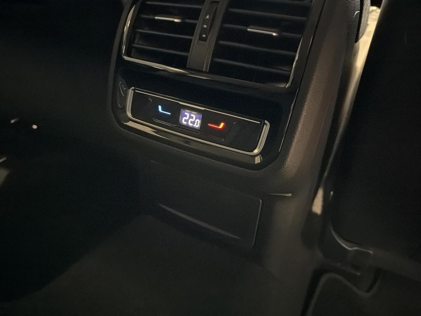 VOLKSWAGEN Passat 2022