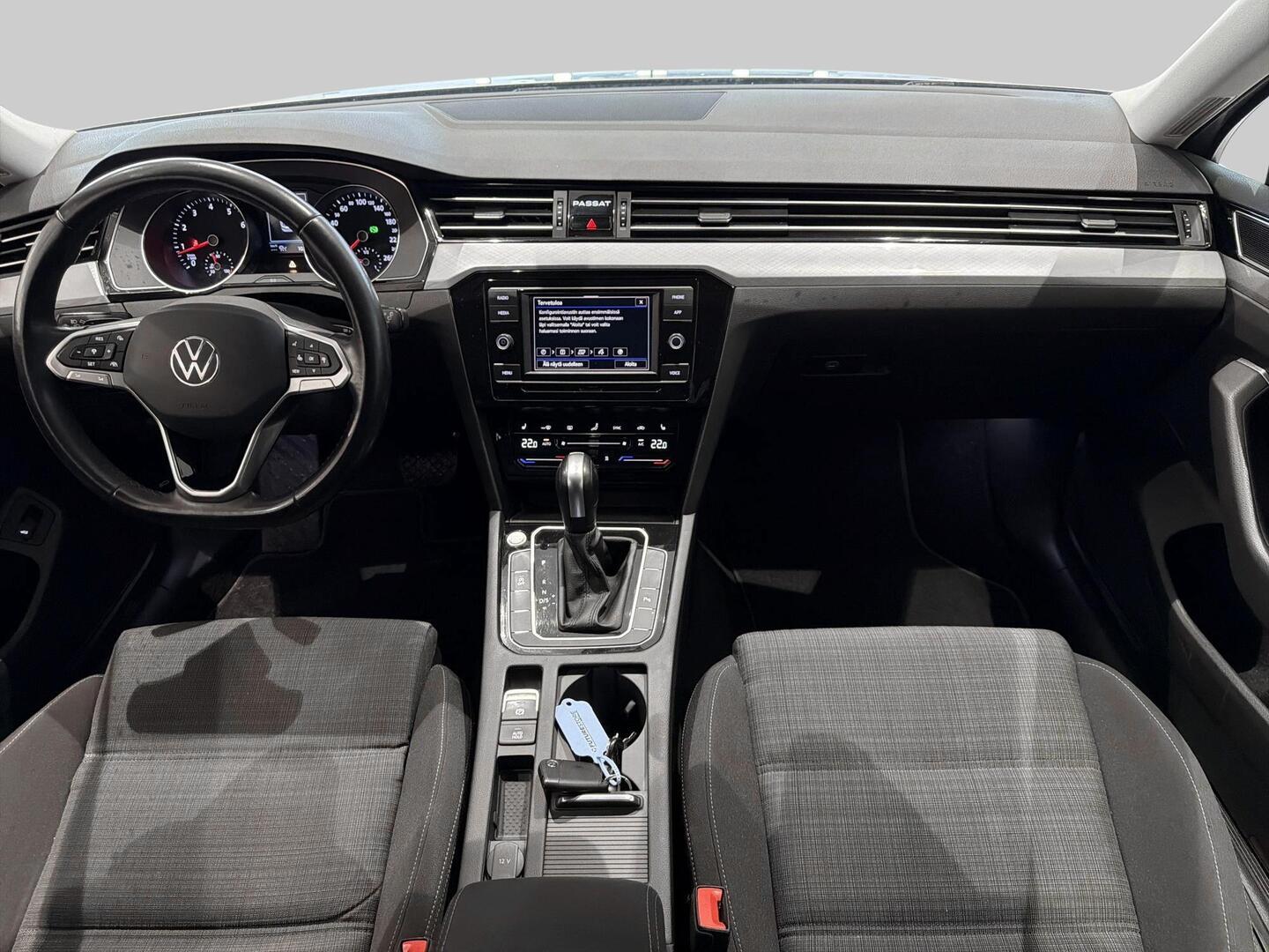 VOLKSWAGEN Passat 2022