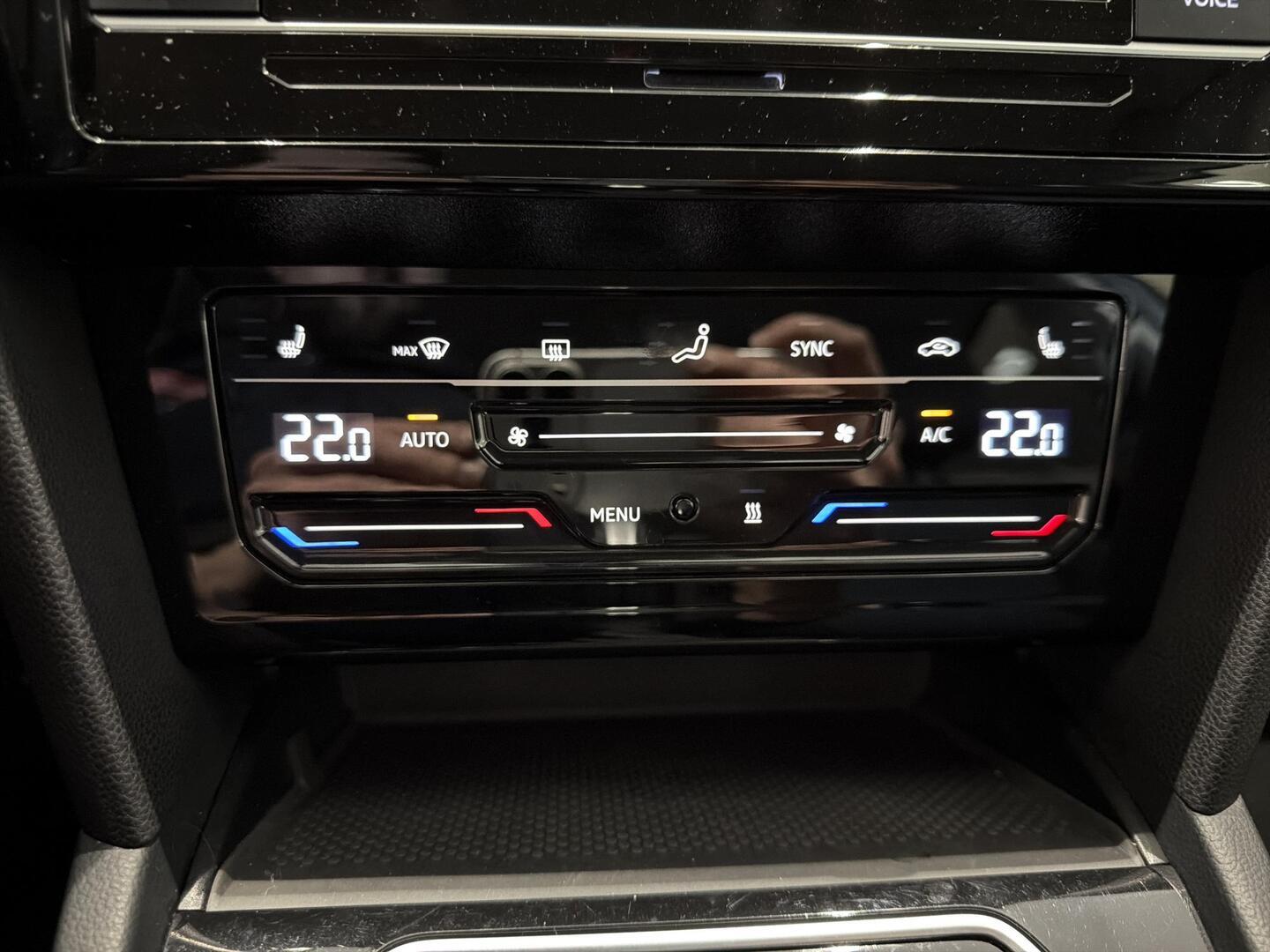 VOLKSWAGEN Passat 2022